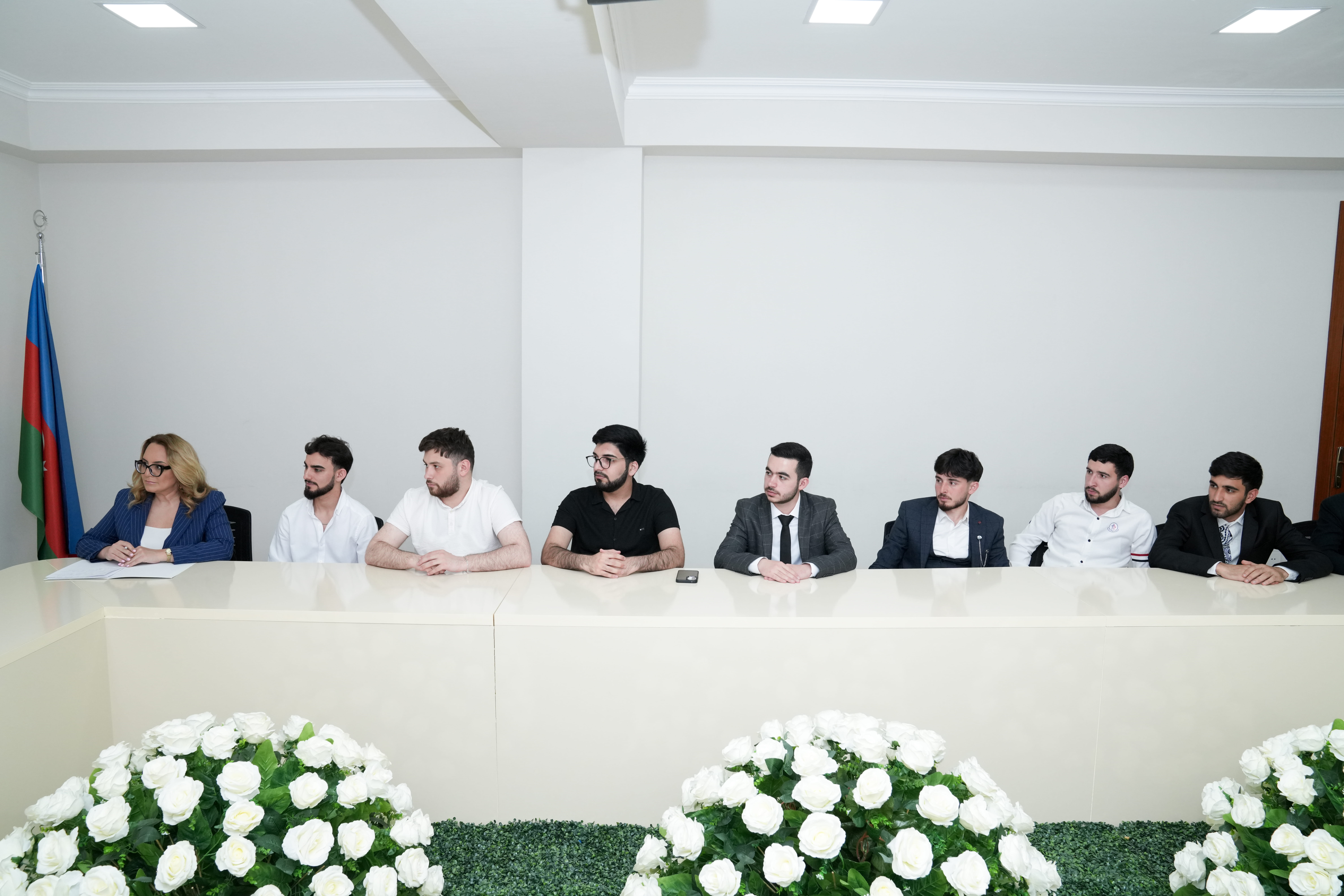 Komitə sədri AMİN könüllüləri ilə görüşüb - Image 2