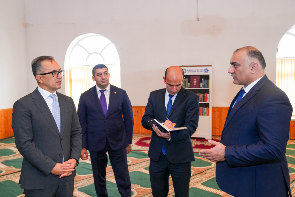 Dövlət Komitəsinin sədri Cəlilabad şəhərində məscidləri ziyarət edib - Image 8