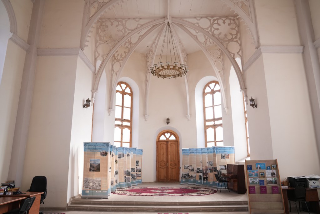 Komitə sədri Göygöl şəhərində yerləşən dini ibadətgahların fəaliyyəti ilə tanış olub - Image 2