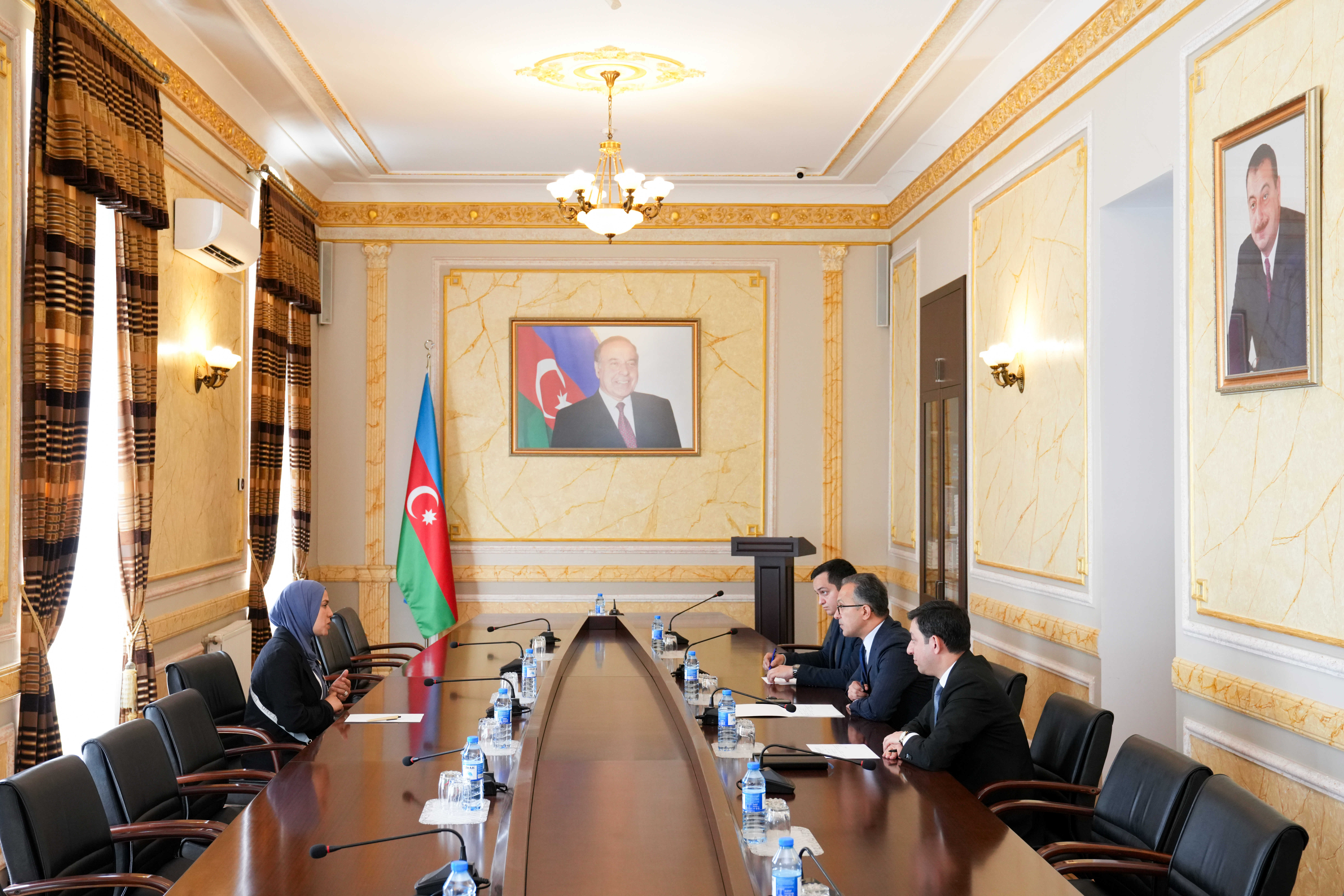 Dövlət Komitəsinin sədri Bakı şəhərində vətəndaşların müraciətlərini dinləyib - Image 3