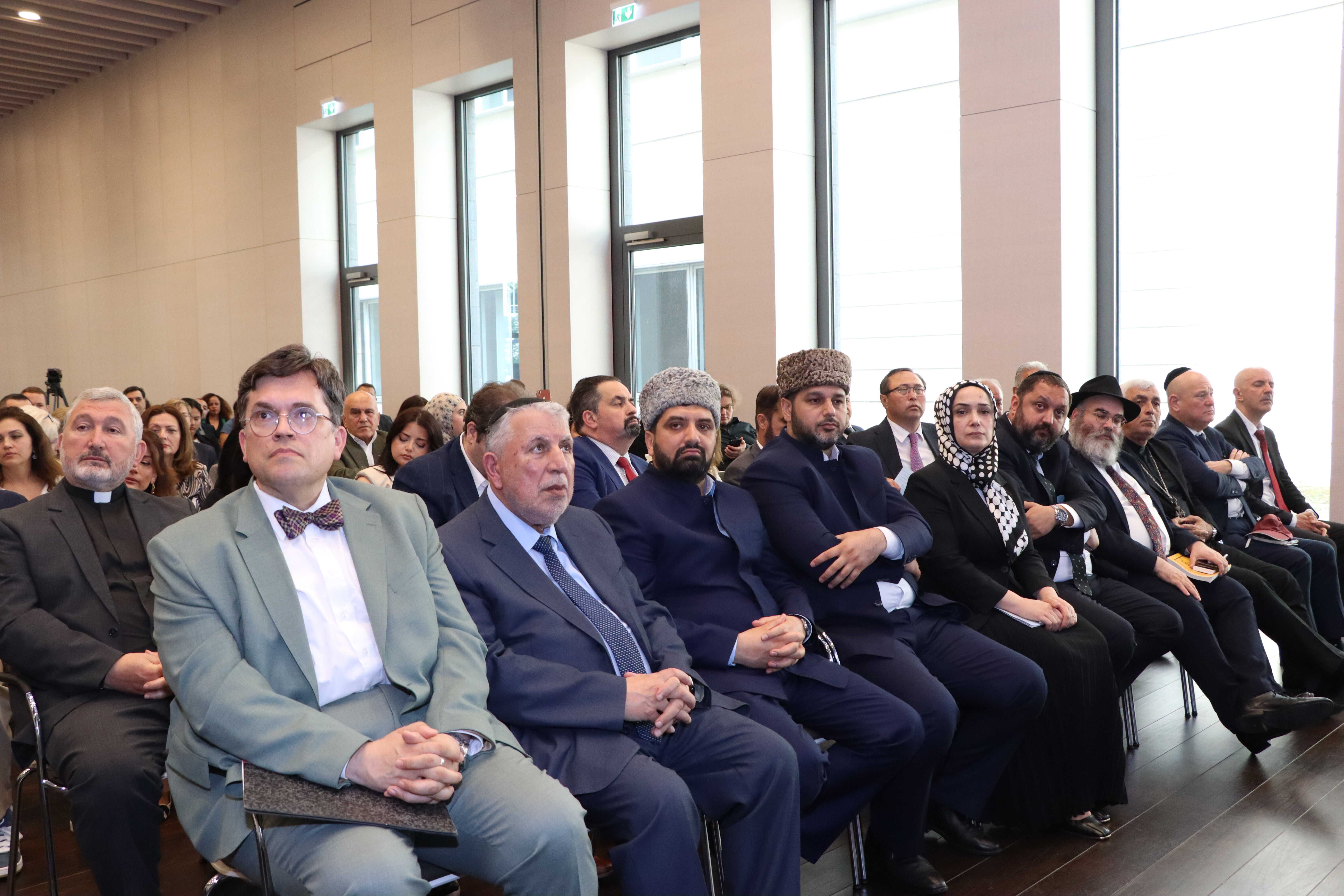 Berlində “Müxtəliflikdə birlik: dialoqda dinlərarasi sədalar” adlı tədbir keçirilib - Image 13