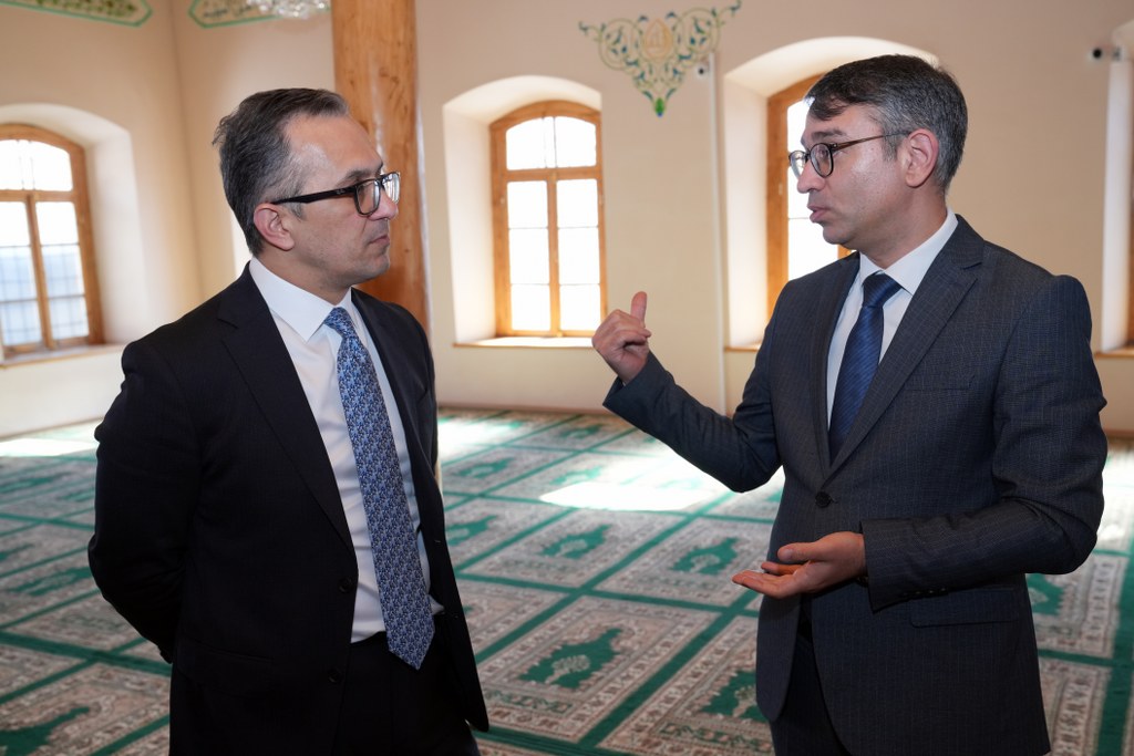 Dövlət Komitəsinin sədri Qaxda yerləşən yerləşən dini ibadətgahların fəaliyyəti ilə tanış olub - Image 14