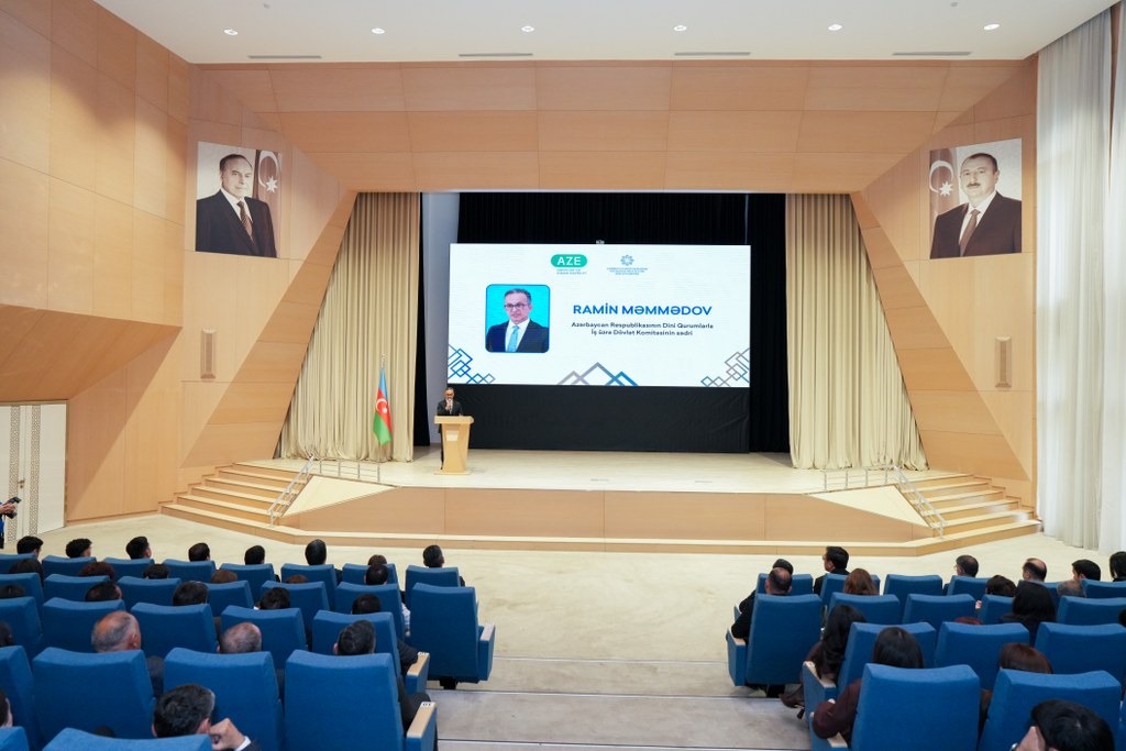 “Dini maarifləndirmə və gənclərlə iş” mövzusunda təlim proqramının açılış mərasimi keçirilib - Image 8