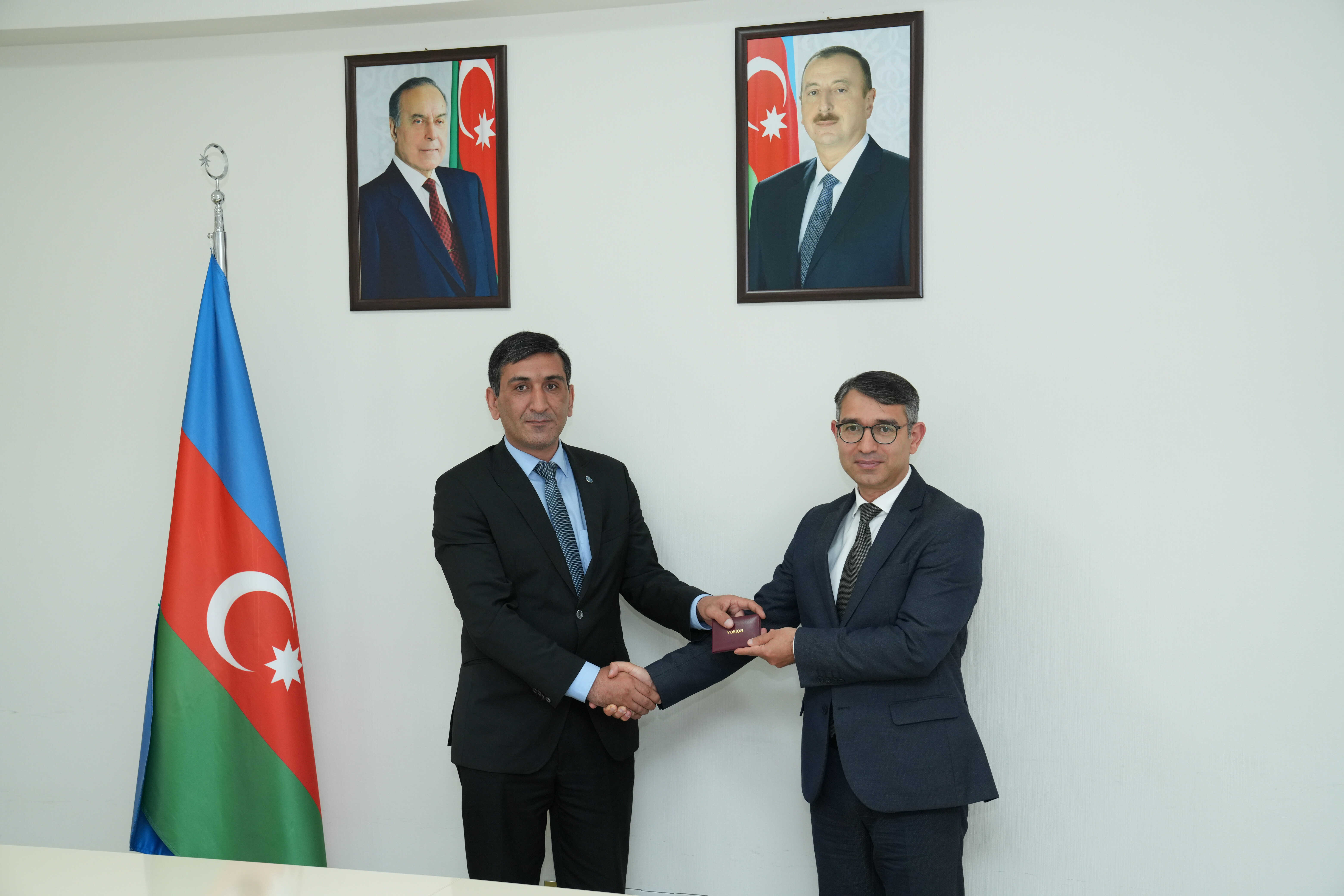 Dövlət Komitəsi yanında İctimai Şuranın üzvlərinə vəsiqələr təqdim edilib - Image 2