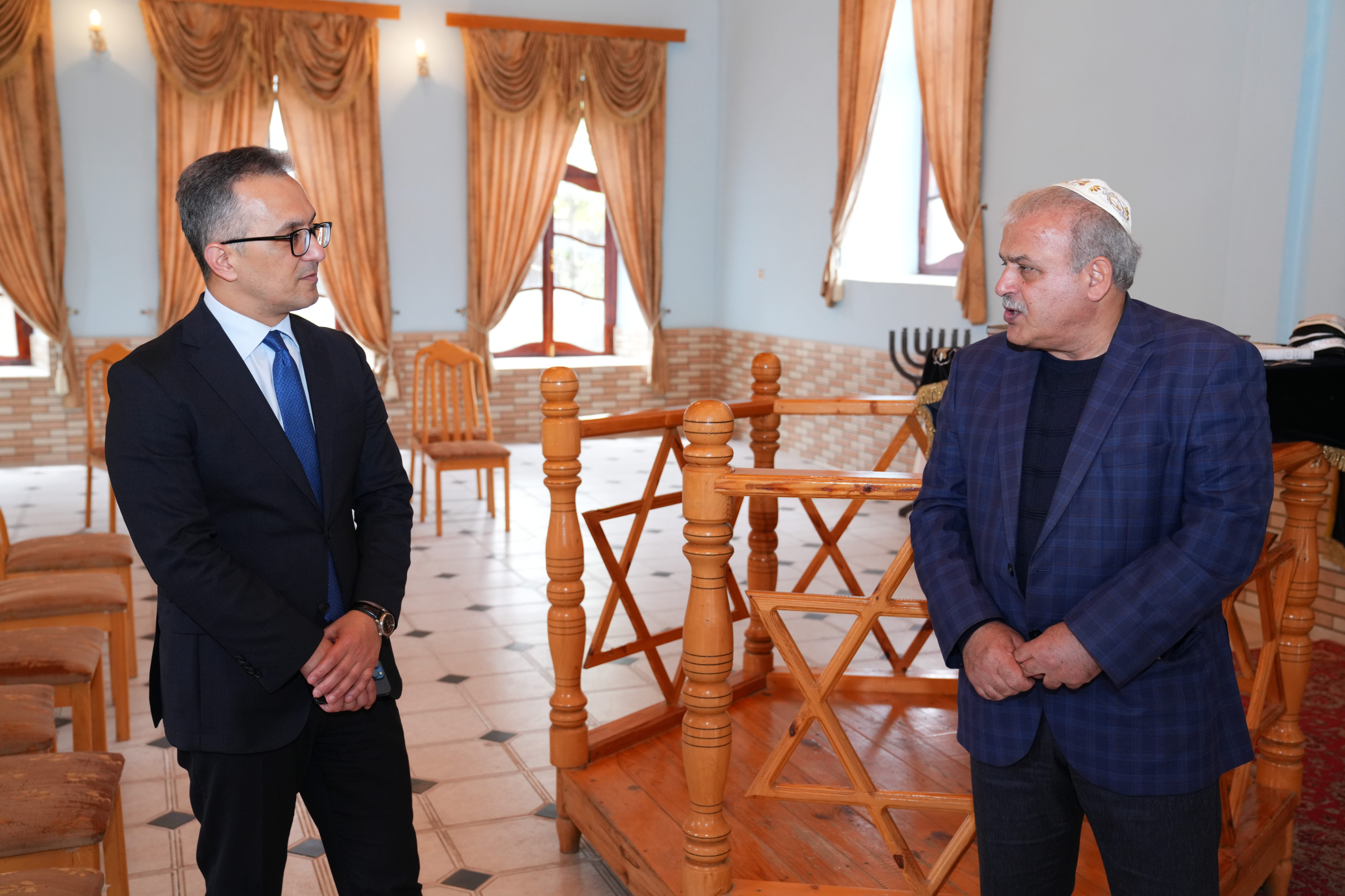 Komitə sədri Oğuz rayonununda dini ibadət yerlərini ziyarət edib - Image 9