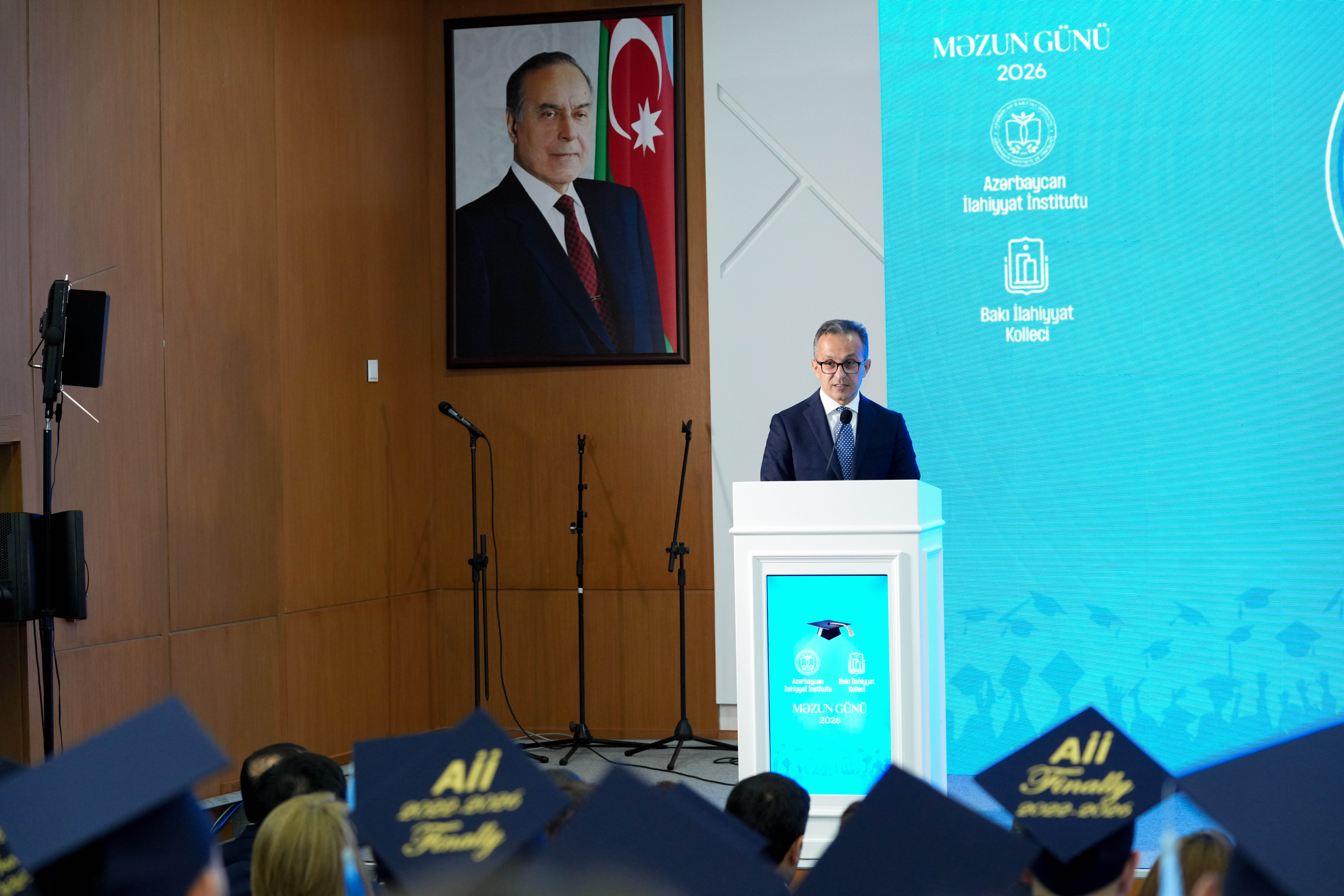 Azərbaycan İlahiyyat İnstitutu və Bakı İlahiyyat Kollecində "Məzun günü" keçirilib - Image 8