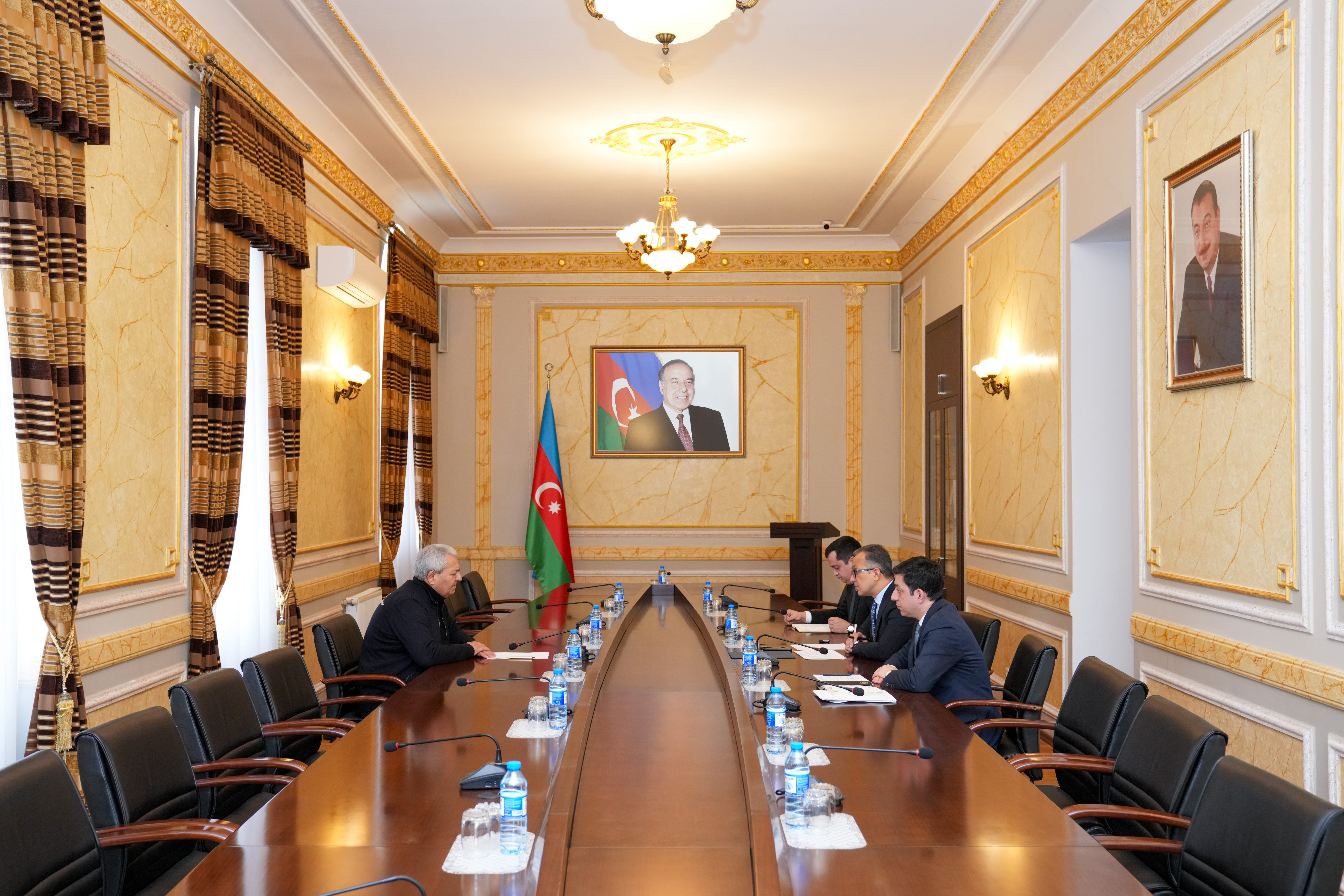 Dövlət Komitəsinin sədri Bakı şəhərində vətəndaşları qəbul edib