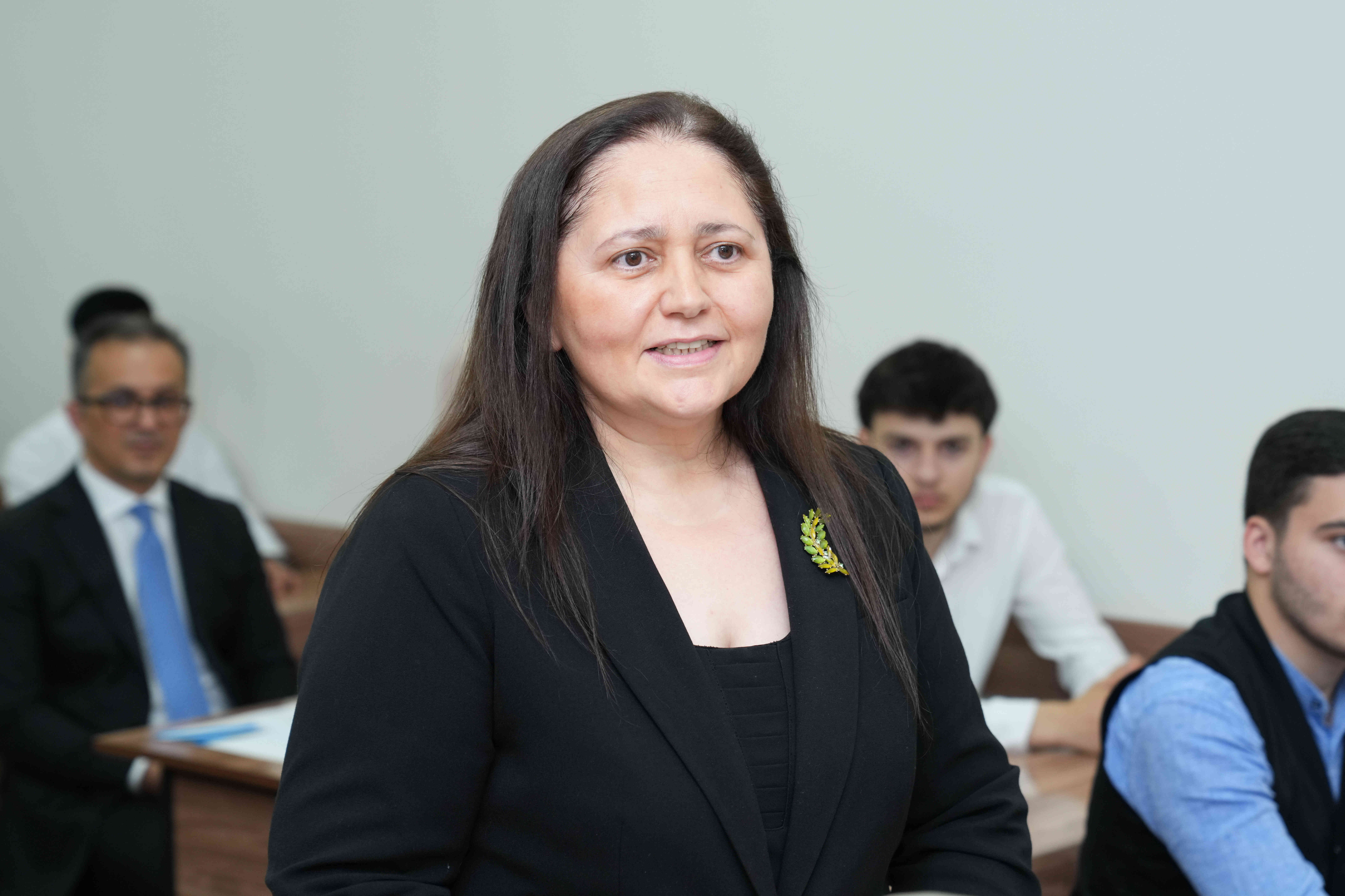 Azərbaycan İlahiyyat İnstitutunda “Ailə dəyərlərimizə gənclərin baxışı” mövzusunda açıq dərs formatında tədbir keçirilib - Image 23