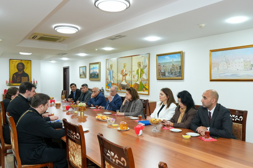 İctimai Şura üzvləri Bakı və Azərbaycanın Yepiskopu Aleksiy ilə görüşüblər - Image 11
