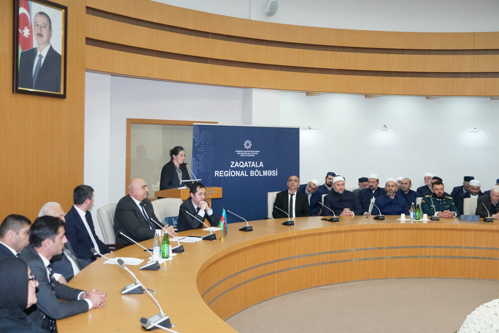 Zaqatalada “8 Noyabr Zəfər Günü – Müasir Azərbaycan Tarixinin Şanlı Səhifəsi” mövzusunda konfrans keçirilib - Image 9