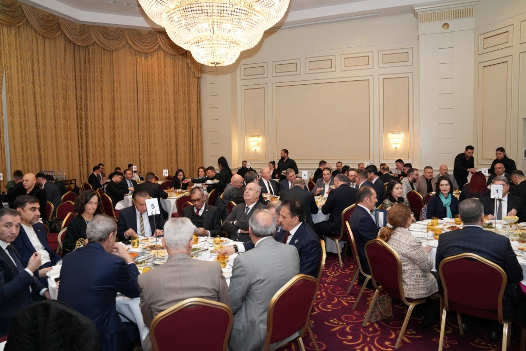 Dövlət Komitəsinin nümayəndə heyəti Rumıniya Müsəlman Müftiliyinin təşkil etdiyi iftar mərasimində iştirak edib - Image 1