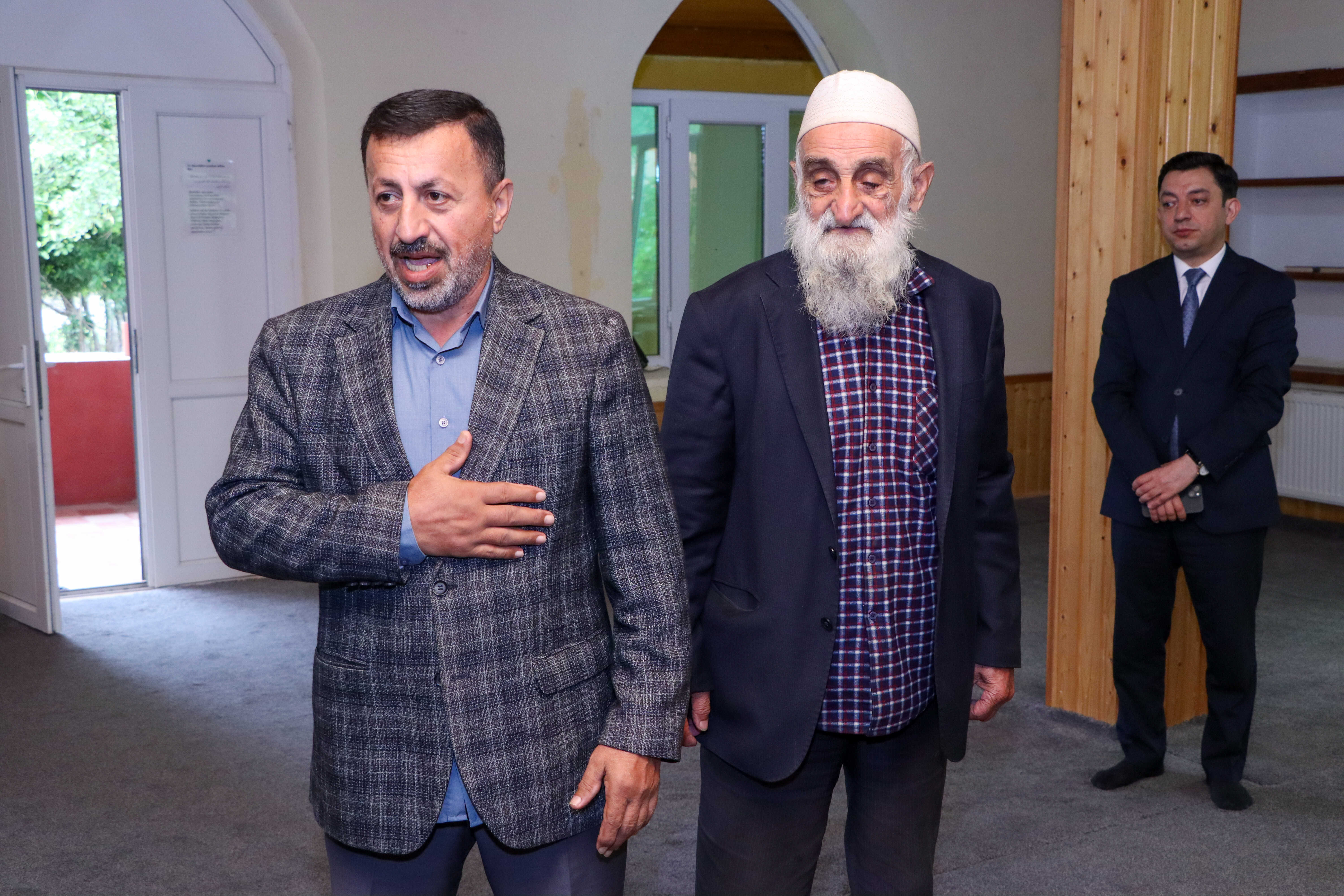 Komitə sədri Astarada yerləşən dini ibadətgahların fəaliyyəti ilə tanış olub - Image 1