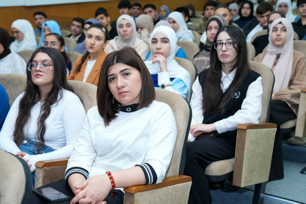 “Xurşidbanu Natəvan” təqaüd proqramı üzrə müsabiqə qaliblərinin mükafatlandırılma mərasimi keçirilib - Image 19