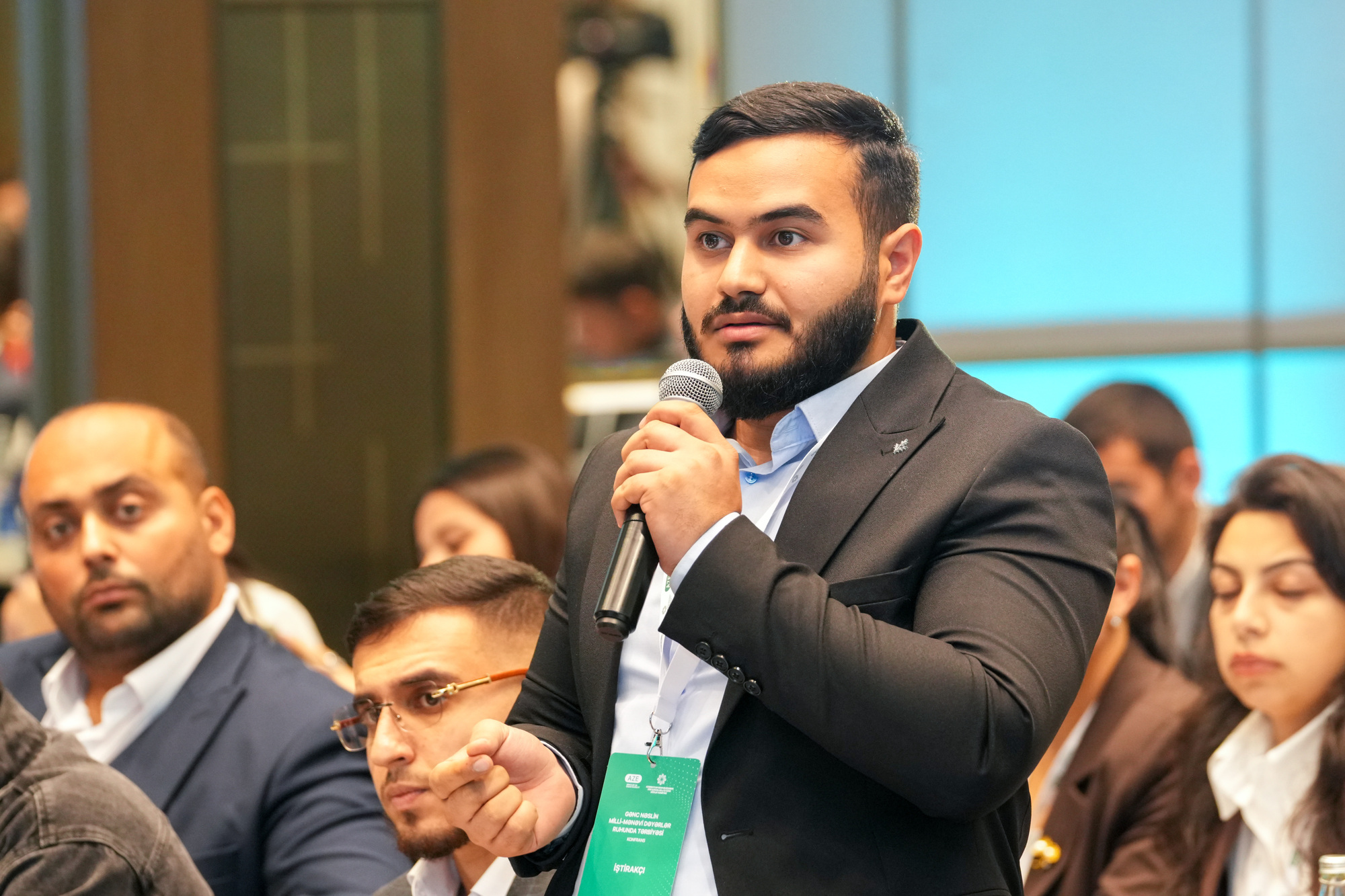 “Gənc nəslin milli-mənəvi dəyərlər ruhunda tərbiyəsi” mövzusunda konfrans işini panel sessiyalarla davam etdirir - Image 15
