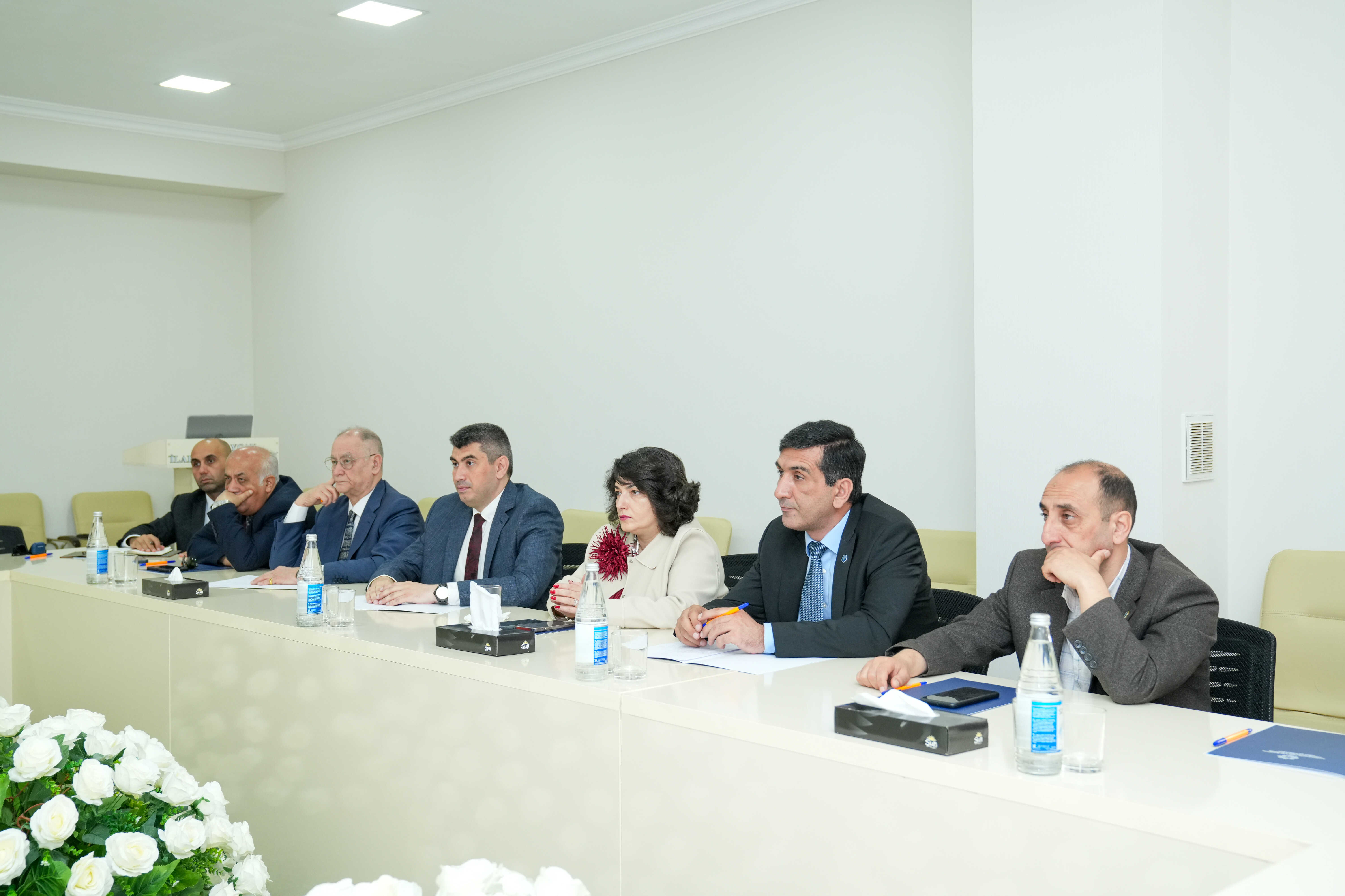 Dövlət Komitəsi yanında İctimai Şuranın üzvlərinə vəsiqələr təqdim edilib - Image 8