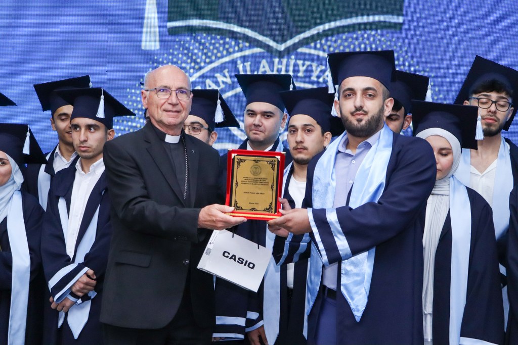 Azərbaycan İlahiyyat İnstitutunda Məzun günü keçirilib - Image 9