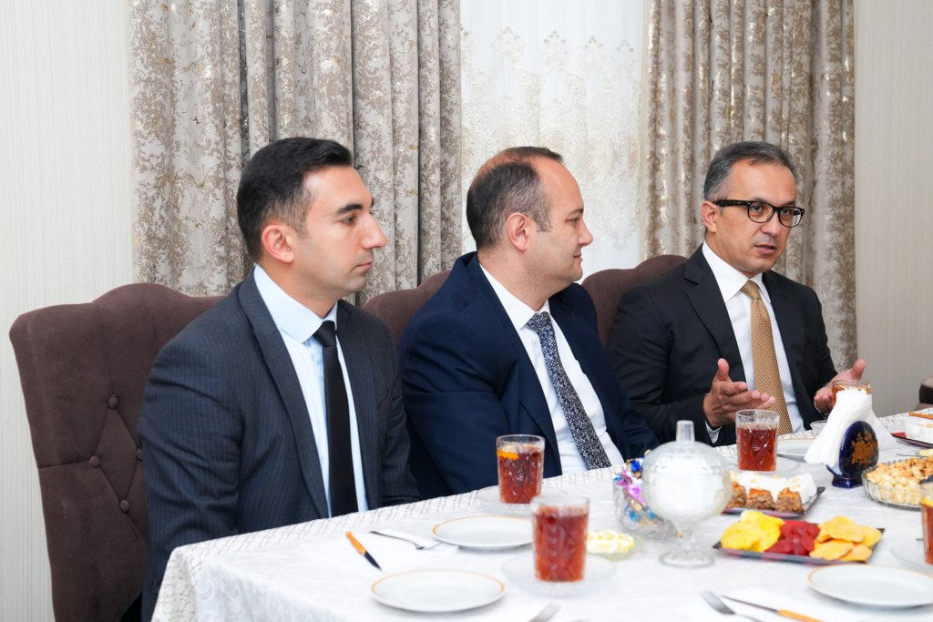 Dövlət Komitəsinin sədri Aİİ-də təhsil alan tələbənin evini ziyarət edib - Image 2