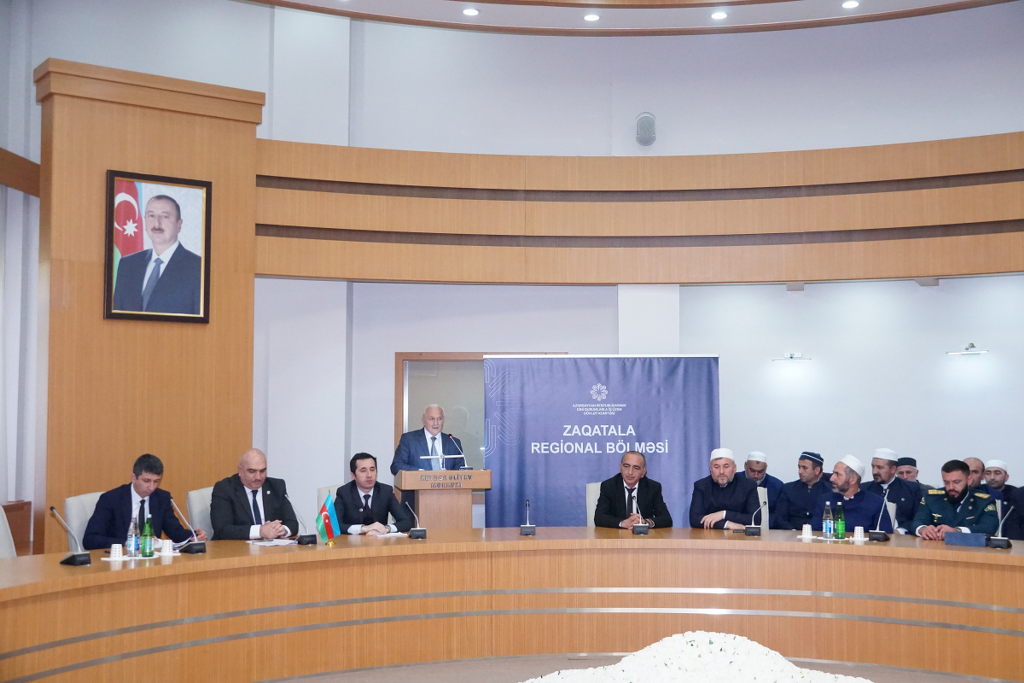 Zaqatalada “8 Noyabr Zəfər Günü – Müasir Azərbaycan Tarixinin Şanlı Səhifəsi” mövzusunda konfrans keçirilib - Image 12