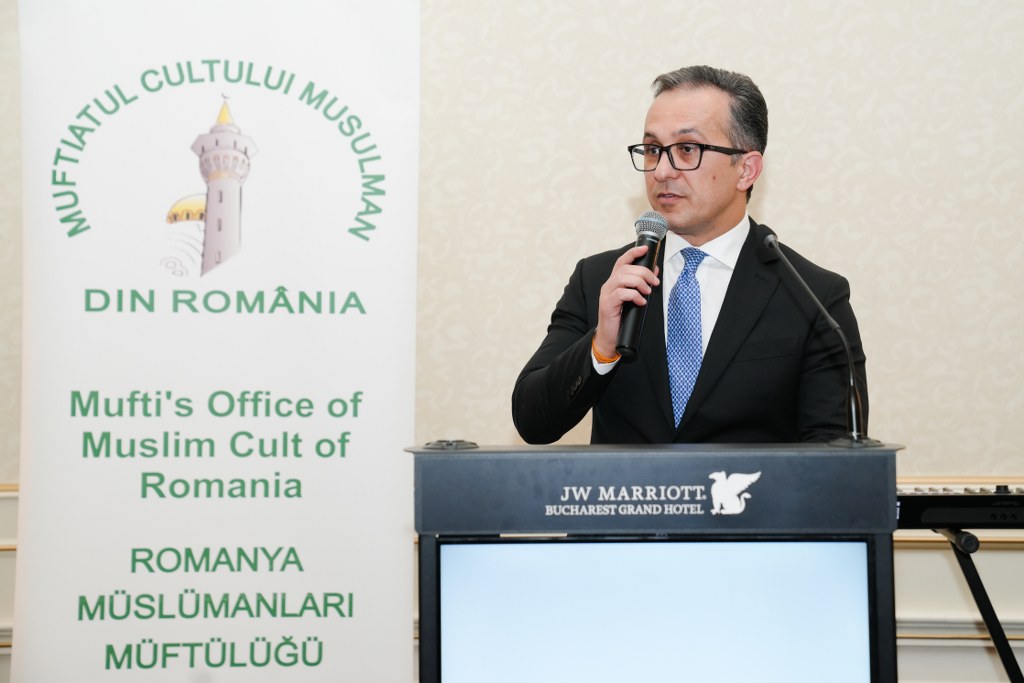 Dövlət Komitəsinin nümayəndə heyəti Rumıniya Müsəlman Müftiliyinin təşkil etdiyi iftar mərasimində iştirak edib