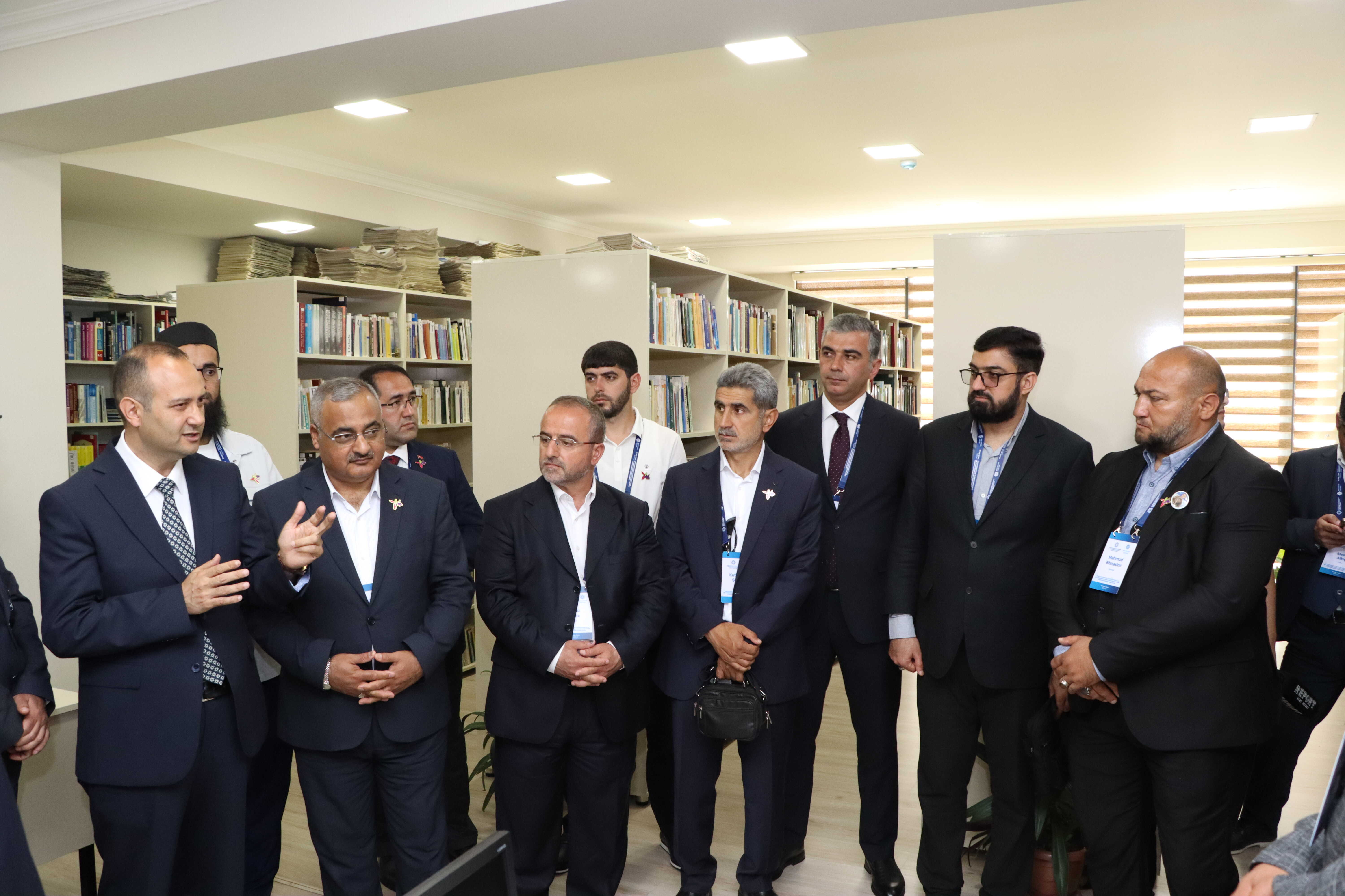 Azərbaycan İlahiyyat İnstitutunda din xadimlərindən ibarət nümayəndə heyəti ilə görüş keçirilib - Image 2