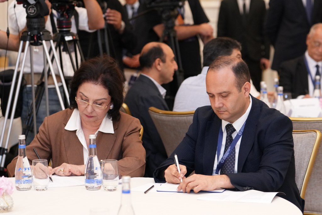 Bakıda “Tarixi-dini abidələrin qorunması: çağırışlar və perspektivlər” mövzusunda konfrans keçirilir - Image 10
