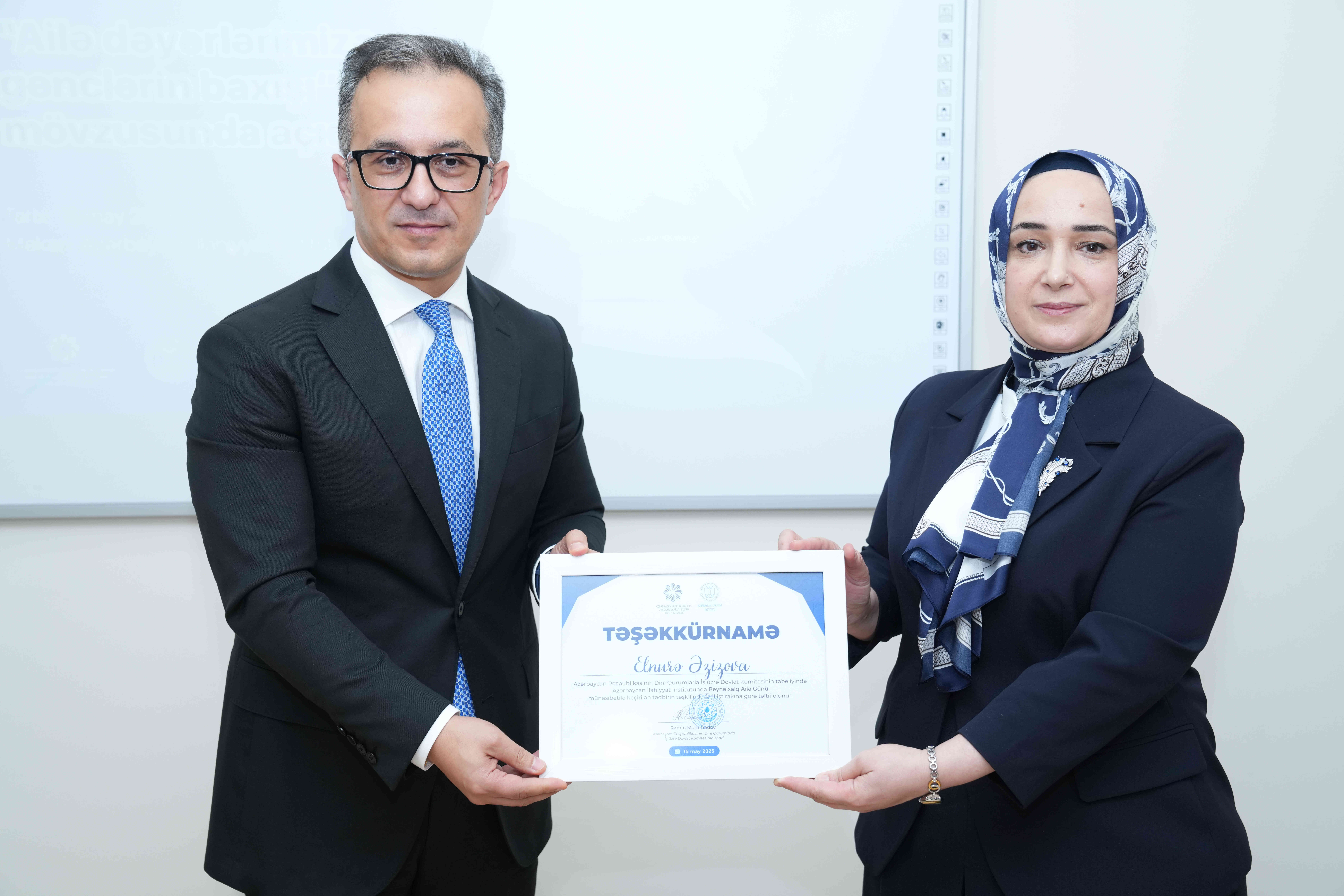 Azərbaycan İlahiyyat İnstitutunda “Ailə dəyərlərimizə gənclərin baxışı” mövzusunda açıq dərs formatında tədbir keçirilib - Image 19