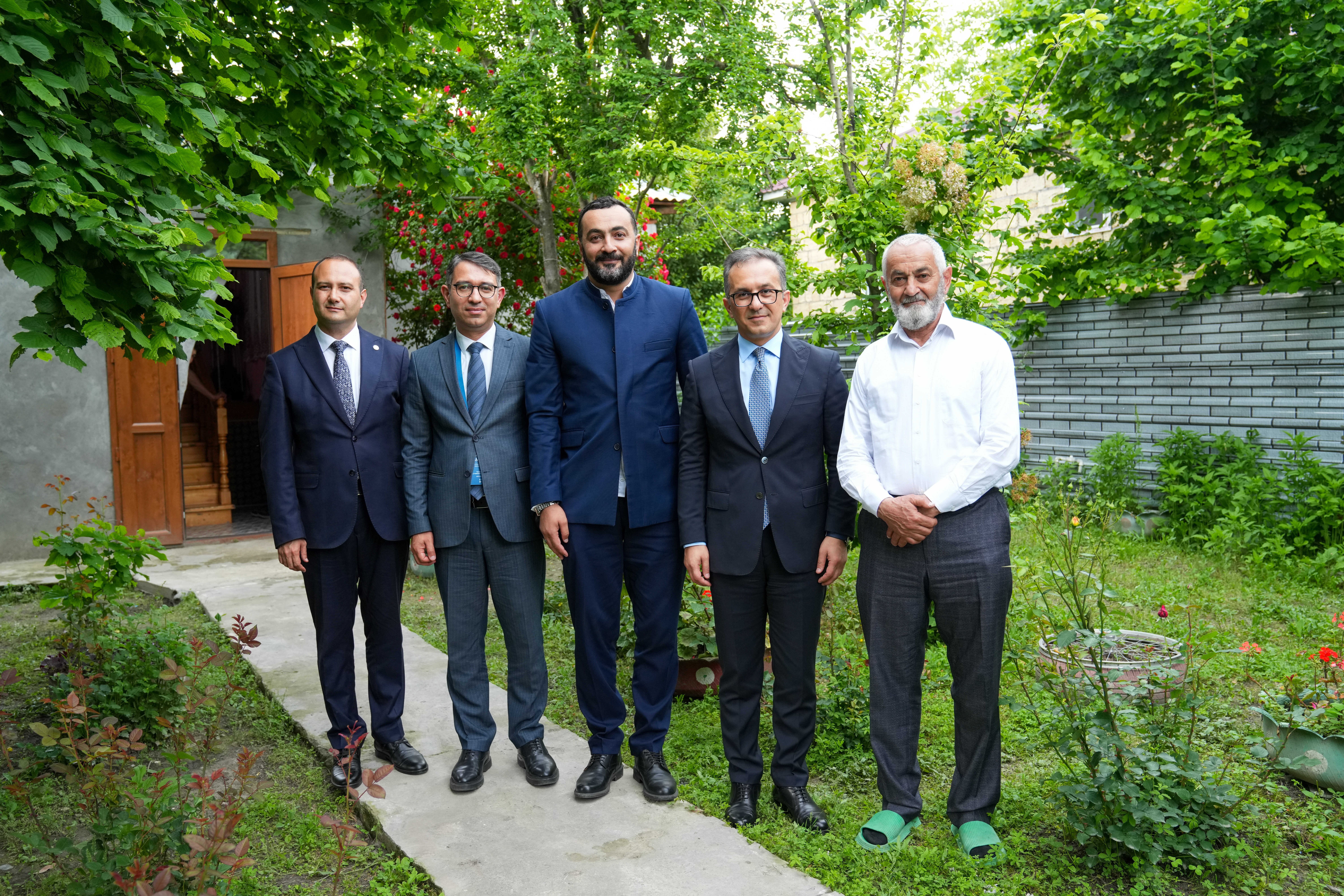 Dövlət Komitəsinin sədri Qəbələdə tələbənin evini ziyarət edib