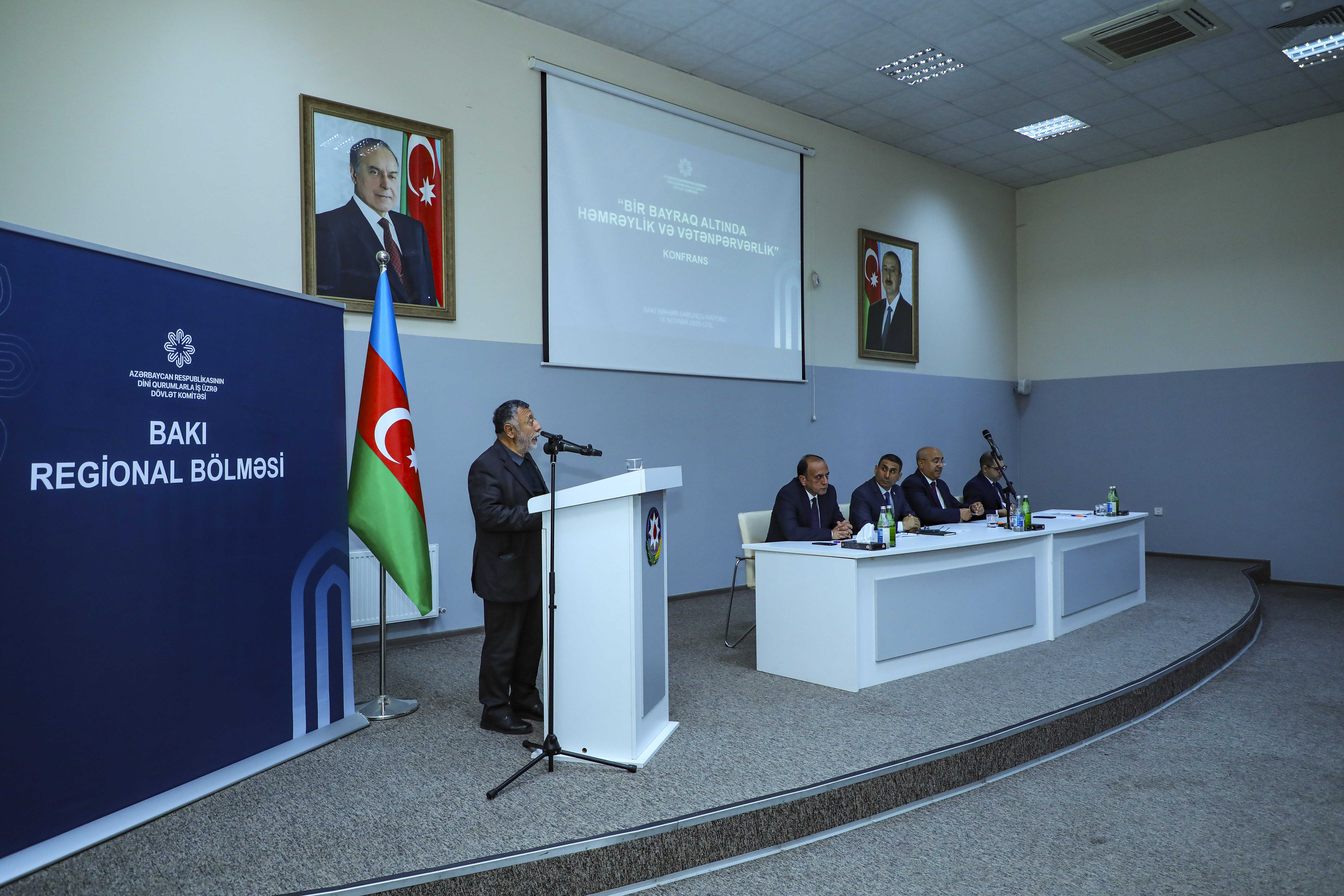 Sabunçu rayonunda “Bir bayraq altında həmrəylik və vətənpərvərlik” mövzusunda konfrans keçirilib - Image 12