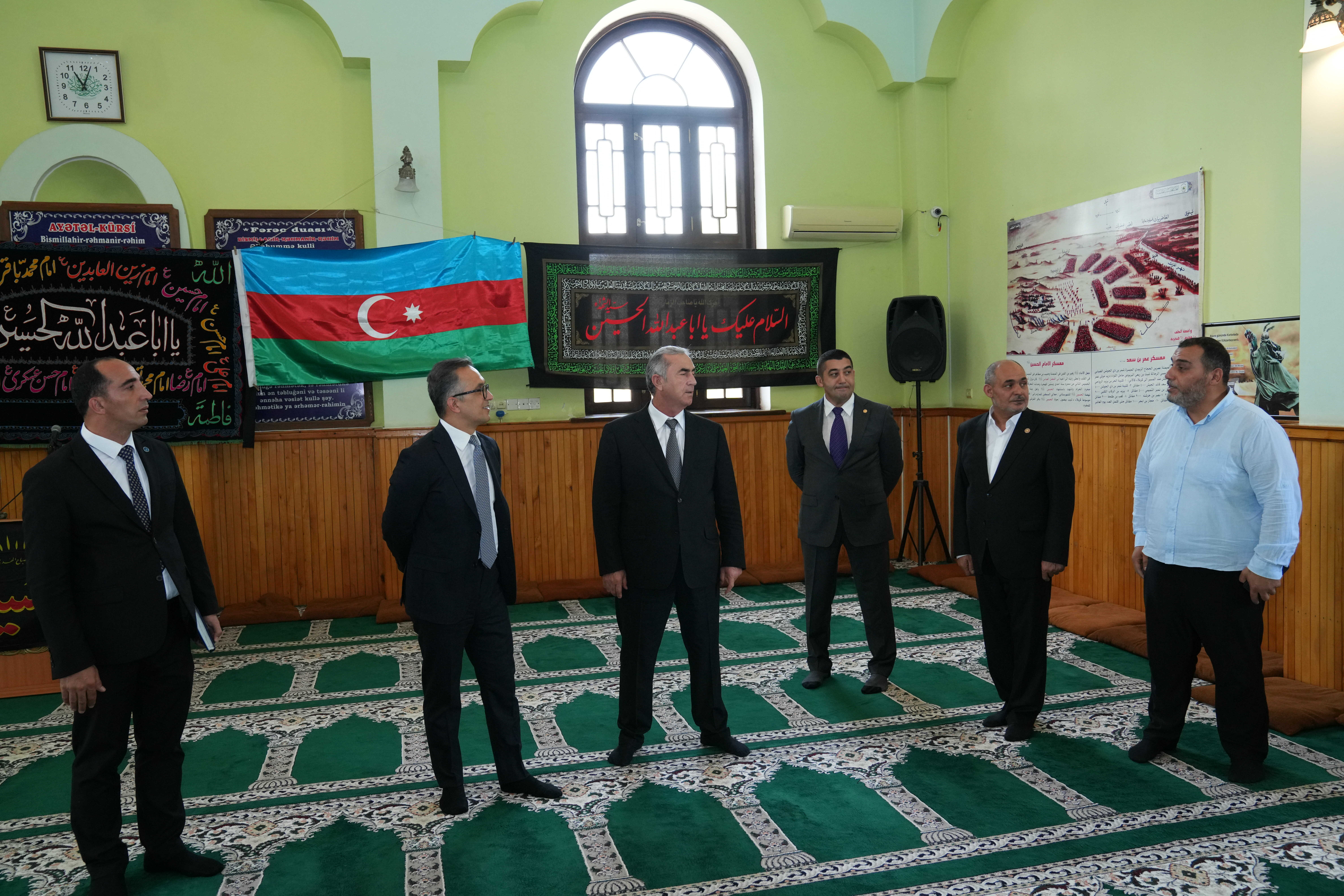 Dövlət Komitəsinin sədri Hacıqabul rayonundakı məscidləri ziyarət edib - Image 1