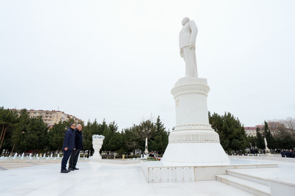 Dövlət Komitəsinin sədri Sumqayıtda vətəndaşları qəbul edib - Image 3