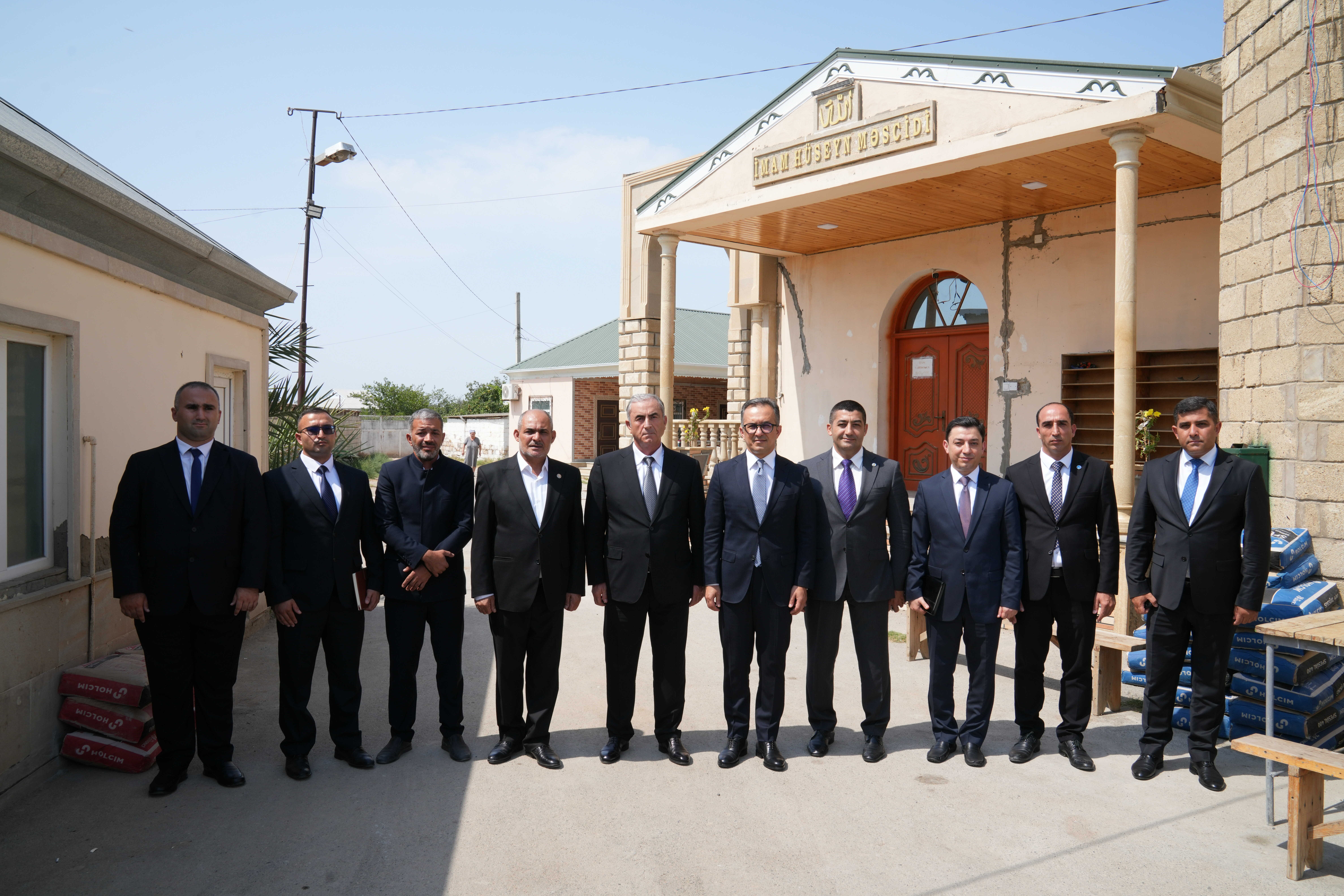 Dövlət Komitəsinin sədri Hacıqabul rayonundakı məscidləri ziyarət edib - Image 7