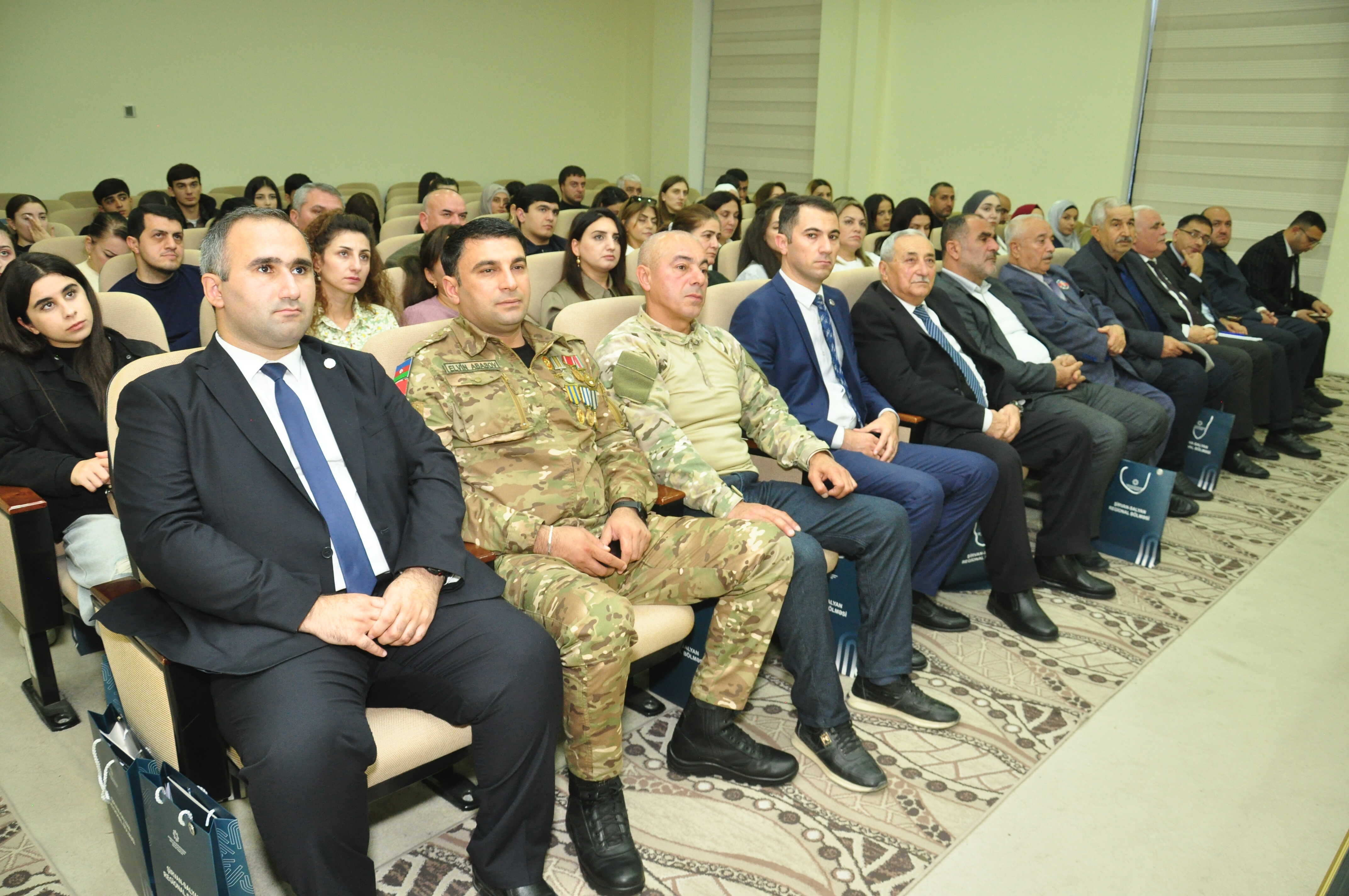 Şirvan şəhərində “Şanlı Zəfər – tariximiz, qürurumuz” mövzusunda konfrans keçirilib - Image 5