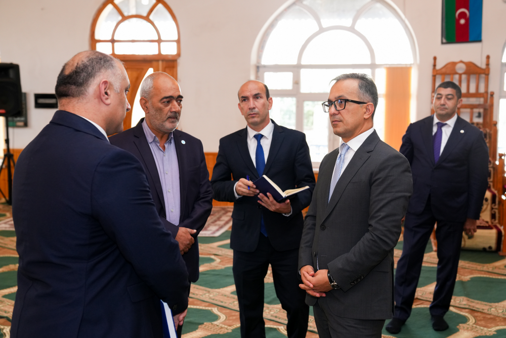 Dövlət Komitəsinin sədri Cəlilabad şəhərində məscidləri ziyarət edib - Image 6