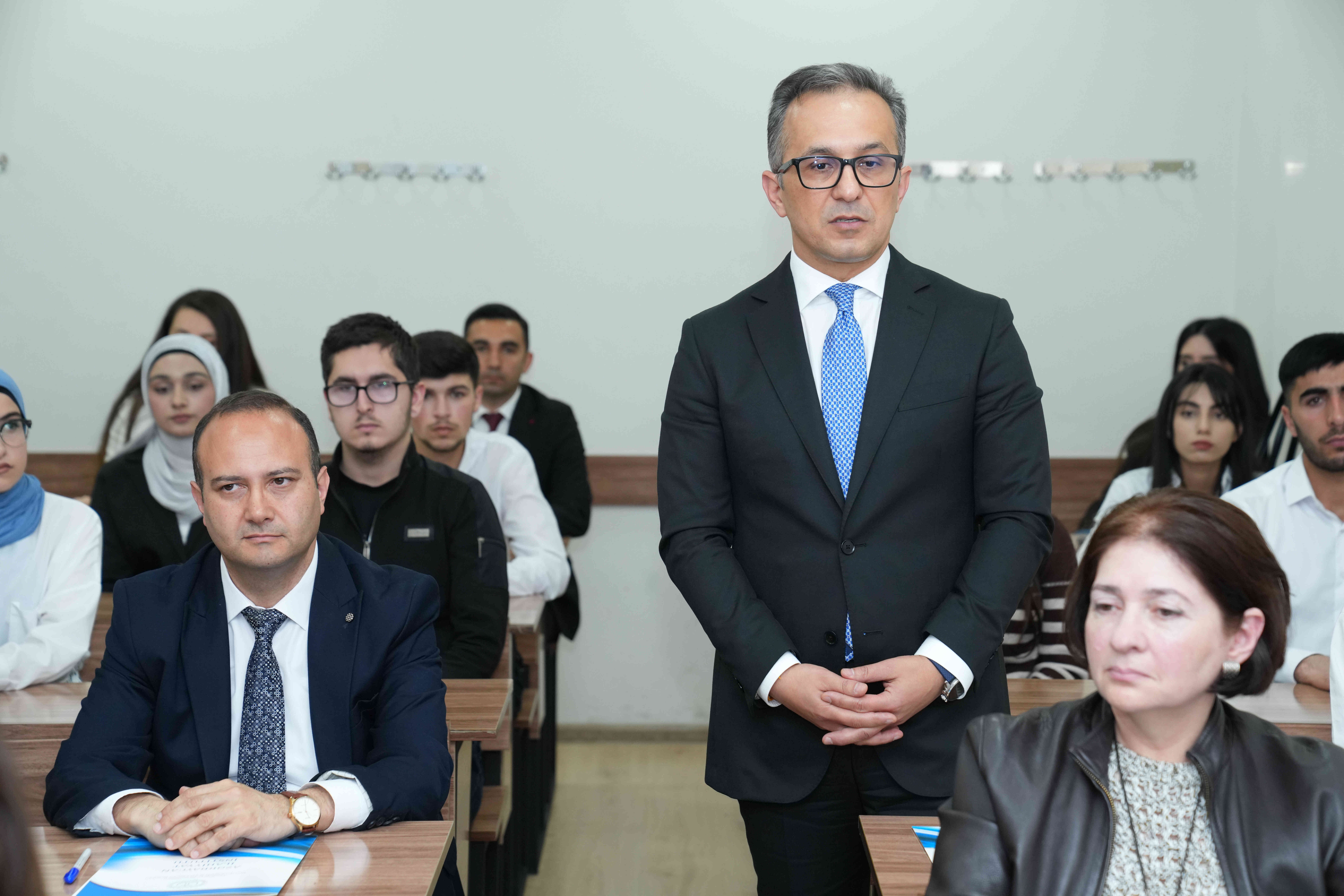 Azərbaycan İlahiyyat İnstitutunda “Ailə dəyərlərimizə gənclərin baxışı” mövzusunda açıq dərs formatında tədbir keçirilib - Image 26