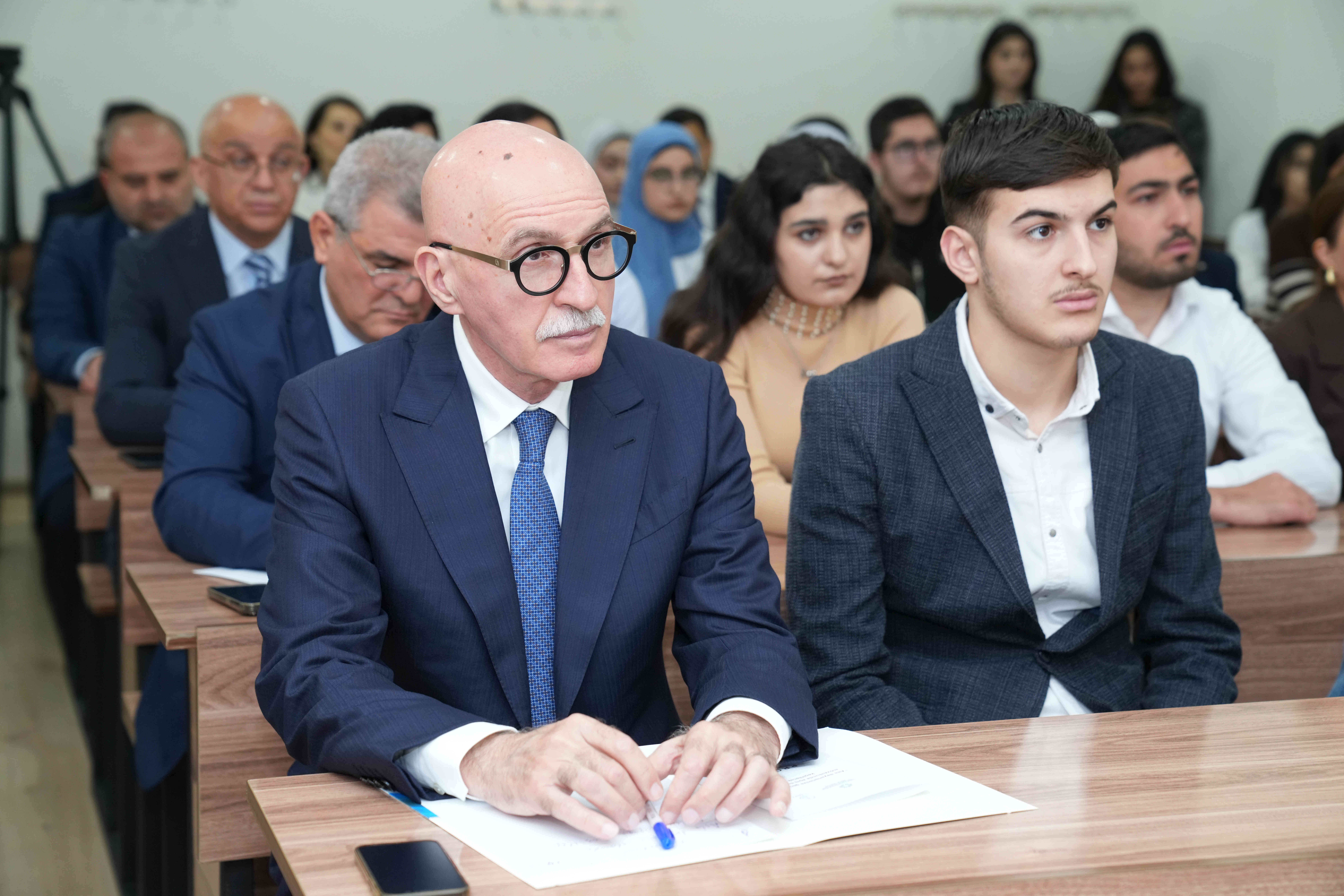 Azərbaycan İlahiyyat İnstitutunda “Ailə dəyərlərimizə gənclərin baxışı” mövzusunda açıq dərs formatında tədbir keçirilib - Image 34