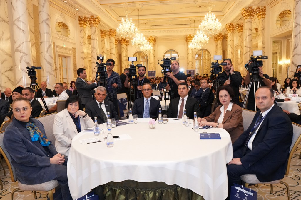 Bakıda “Tarixi-dini abidələrin qorunması: çağırışlar və perspektivlər” mövzusunda konfrans keçirilir - Image 4