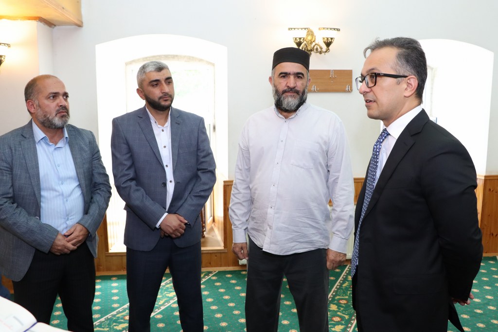 Komitə sədri Xəzər rayonunda yerləşən məscidləri ziyarət edib - Image 14