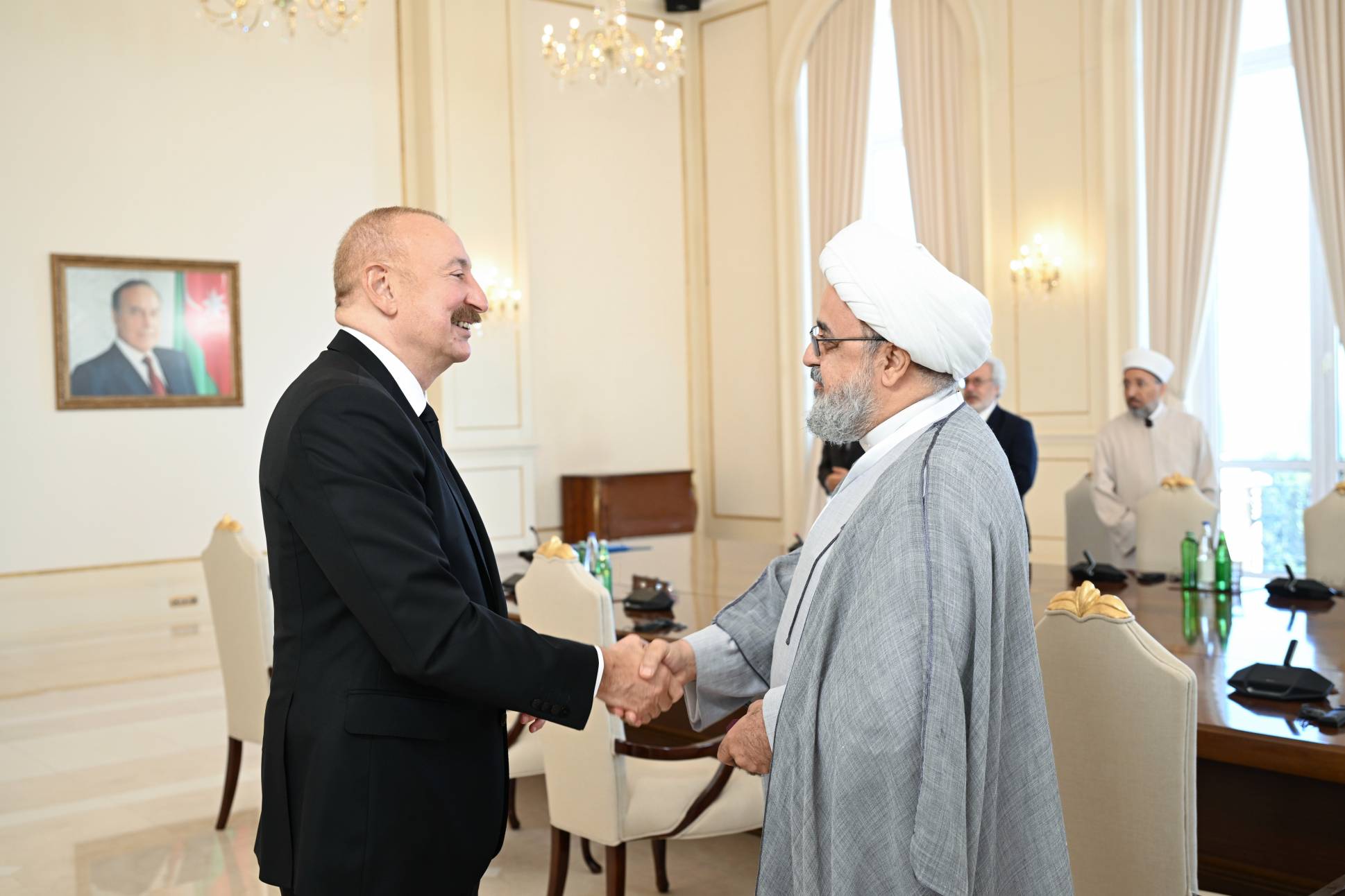 Prezident İlham Əliyev Bakıda keçirilən beynəlxalq konfransların iştirakçılarını qəbul edib - Image 29