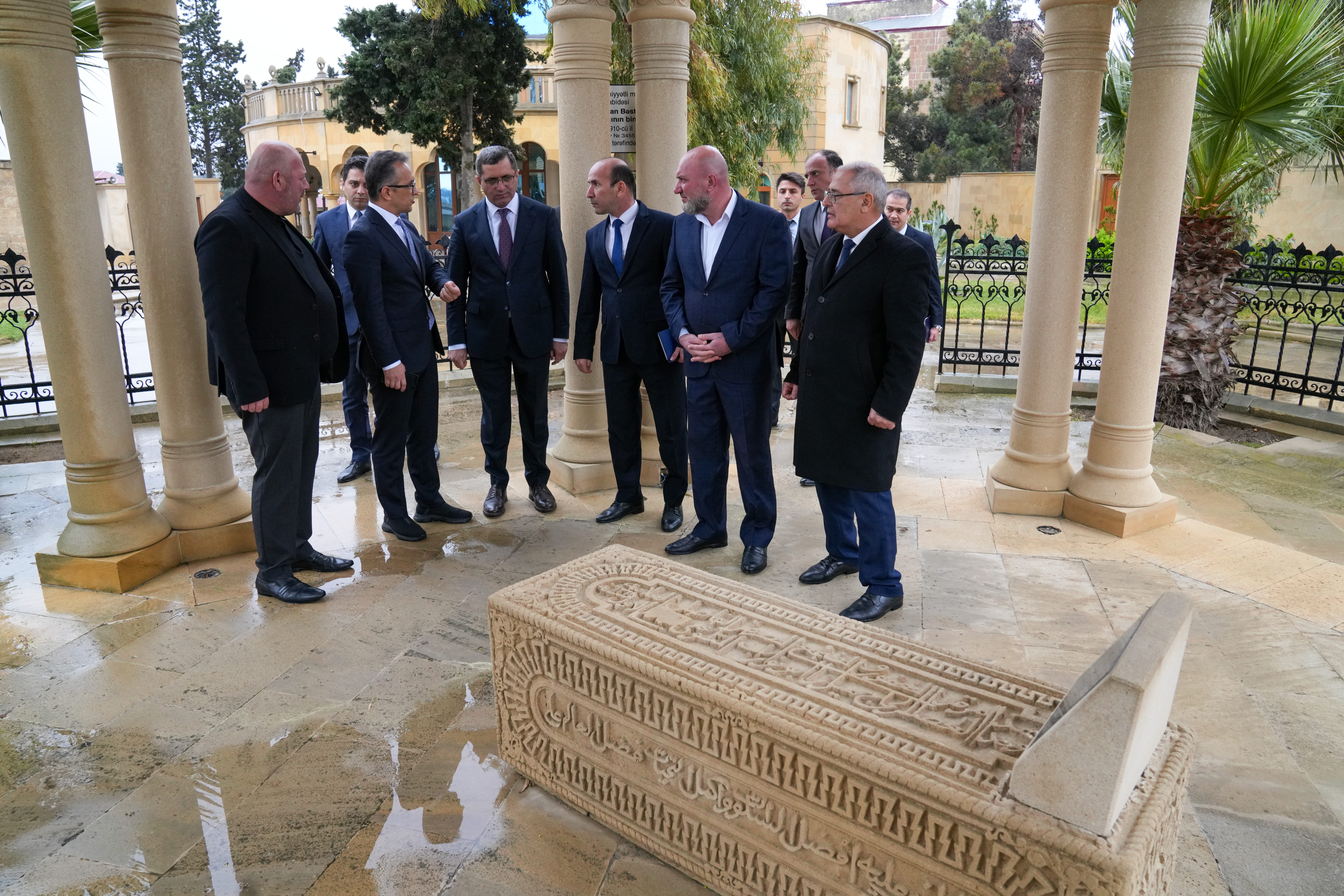 Dövlət Komitəsinin sədri Bakıda fəaliyyət göstərən ziyarətgahlarda olub - Image 15