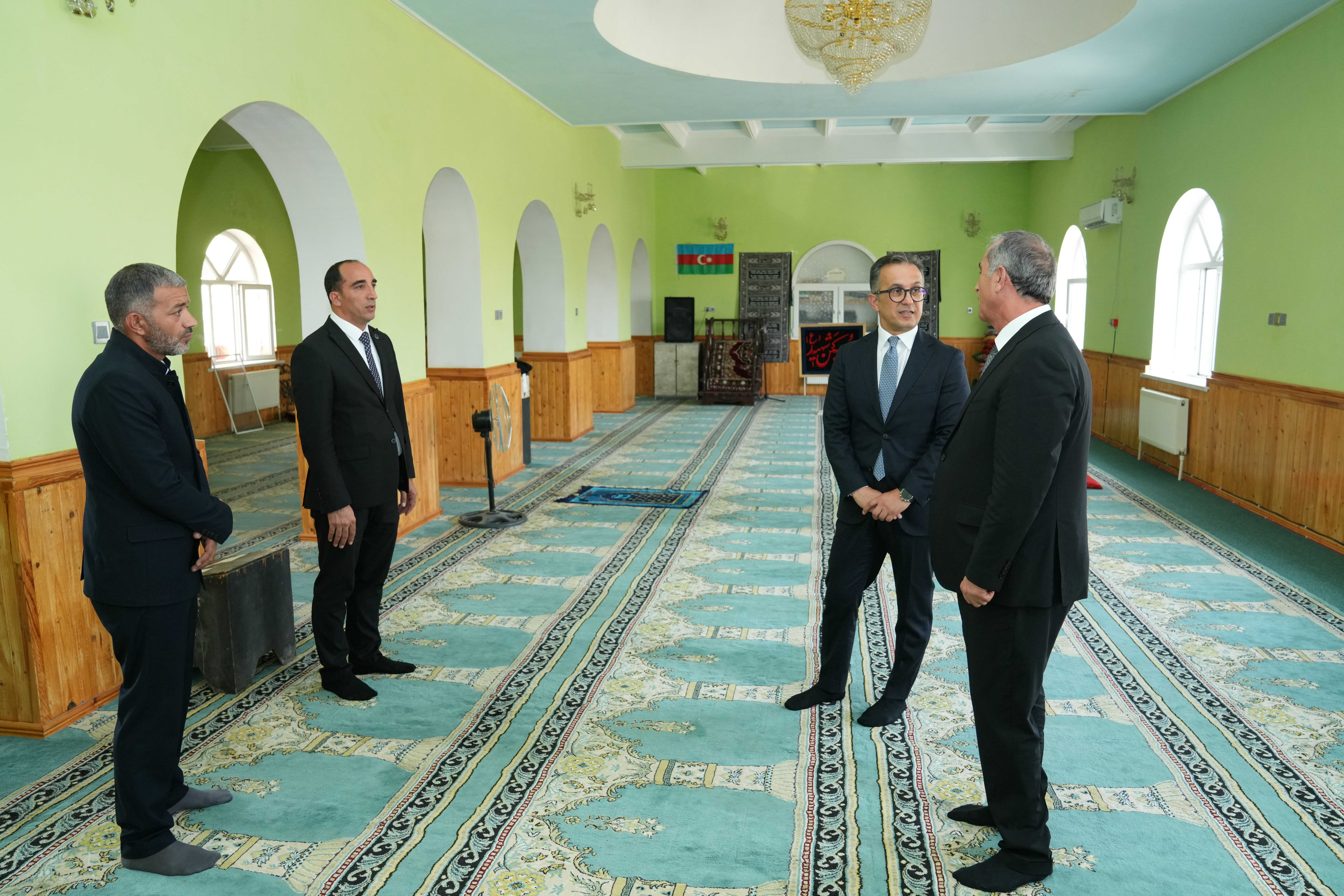 Dövlət Komitəsinin sədri Hacıqabul rayonundakı məscidləri ziyarət edib - Image 5