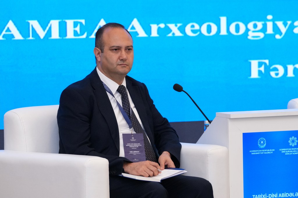 “Tarixi-dini abidələrin qorunması: çağırışlar və perspektivlər” mövzusunda konfrans işini panel sessiyalarla davam etdirir - Image 2