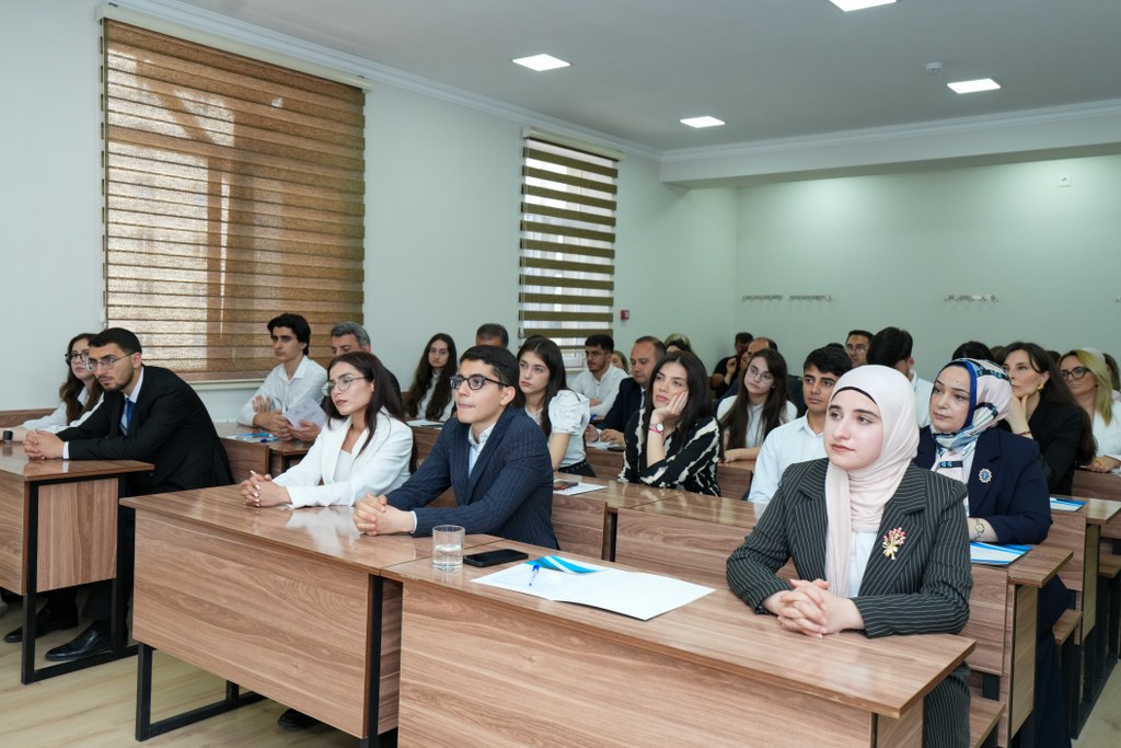 Azərbaycan İlahiyyat İnstitutunda “Ailə dəyərləri” mövzusunda açıq dərs keçirilib - Image 11