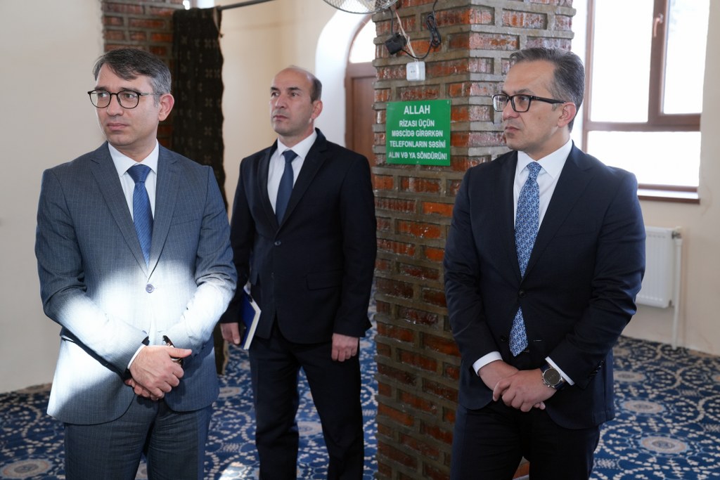 Dövlət Komitəsinin sədri Qaxda yerləşən yerləşən dini ibadətgahların fəaliyyəti ilə tanış olub - Image 10