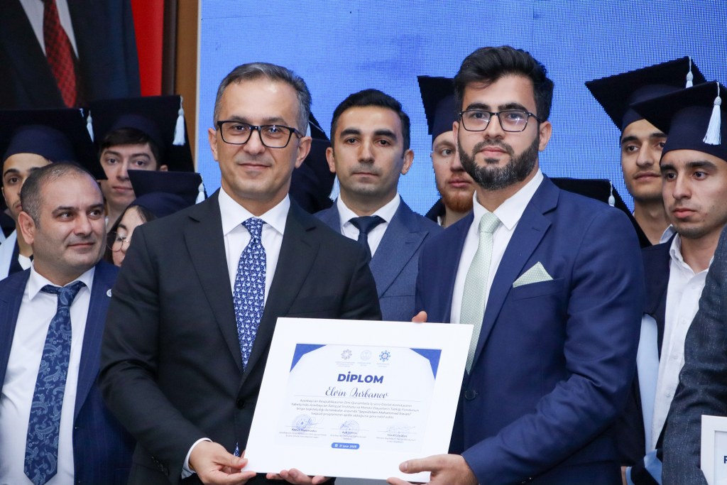 Azərbaycan İlahiyyat İnstitutunda Məzun günü keçirilib - Image 20