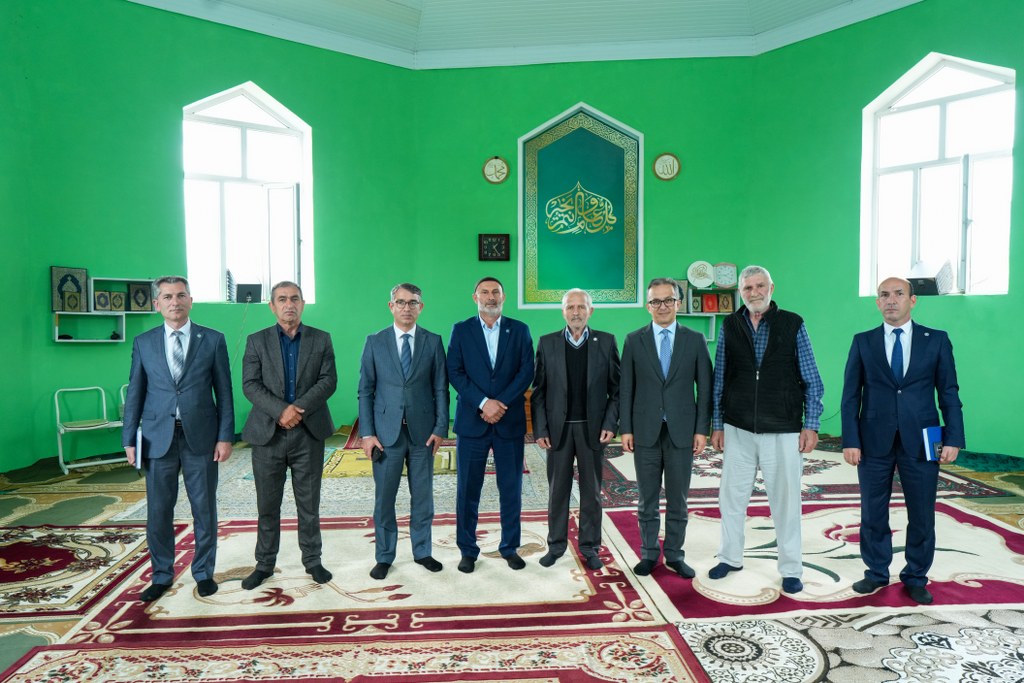 Dövlət Komitəsinin sədri Qusar rayonunda məscidlərin fəaliyyəti ilə tanış olub - Image 7