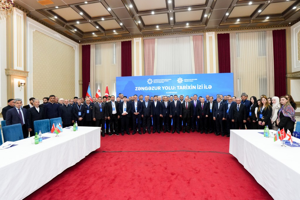 Naxçıvanda “Zəngəzur yolu: tarixin izi ilə” mövzusunda keçirilən konfransdan