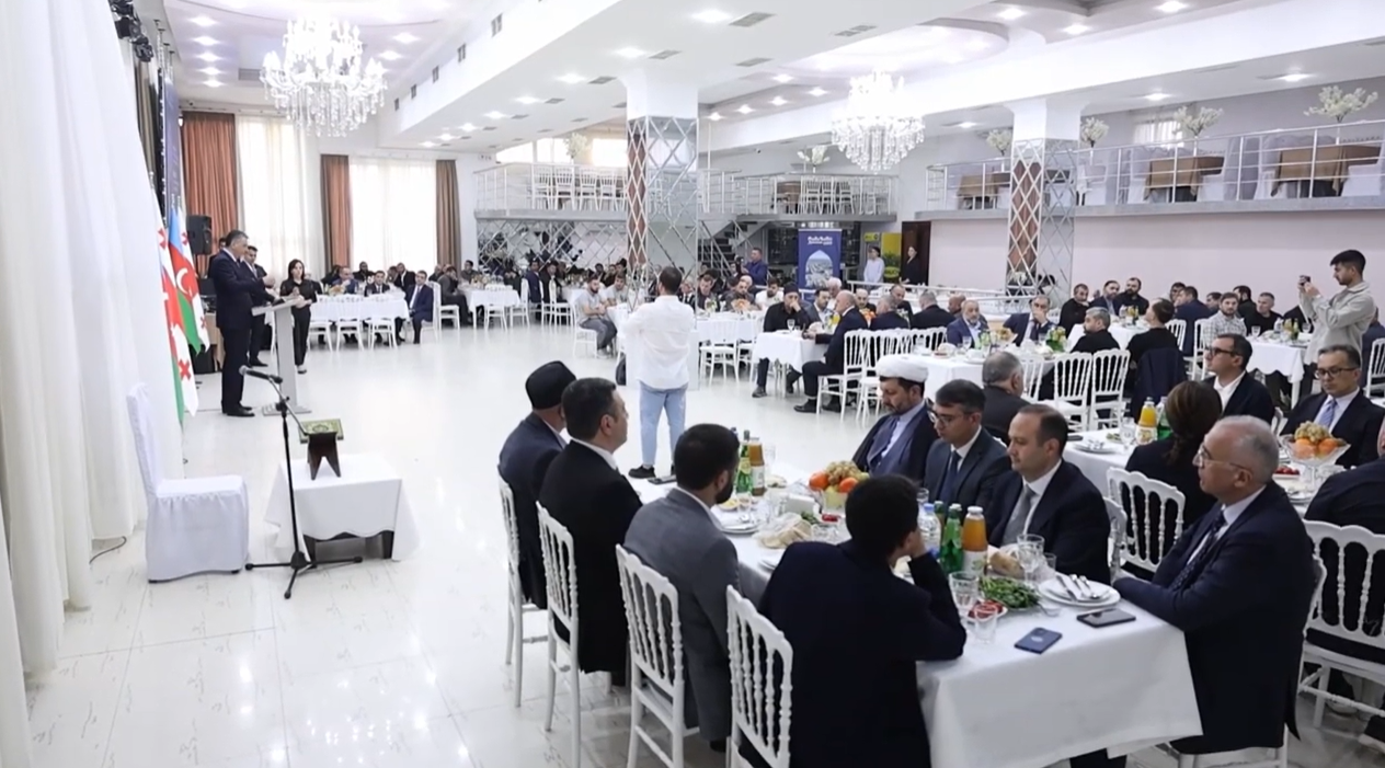 Gürcüstanda yaşayan azərbaycanlılar üçün iftar süfrələri təşkil edilib.